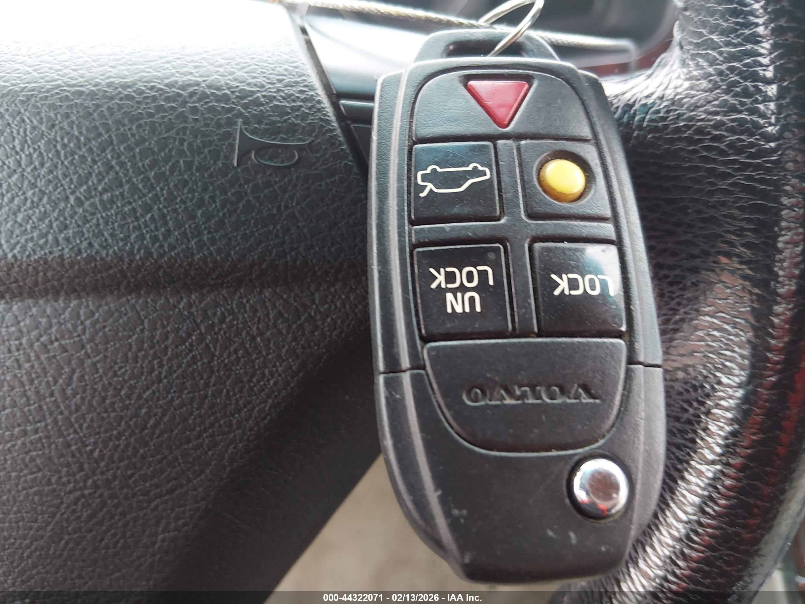 VOLVO S60 image 11