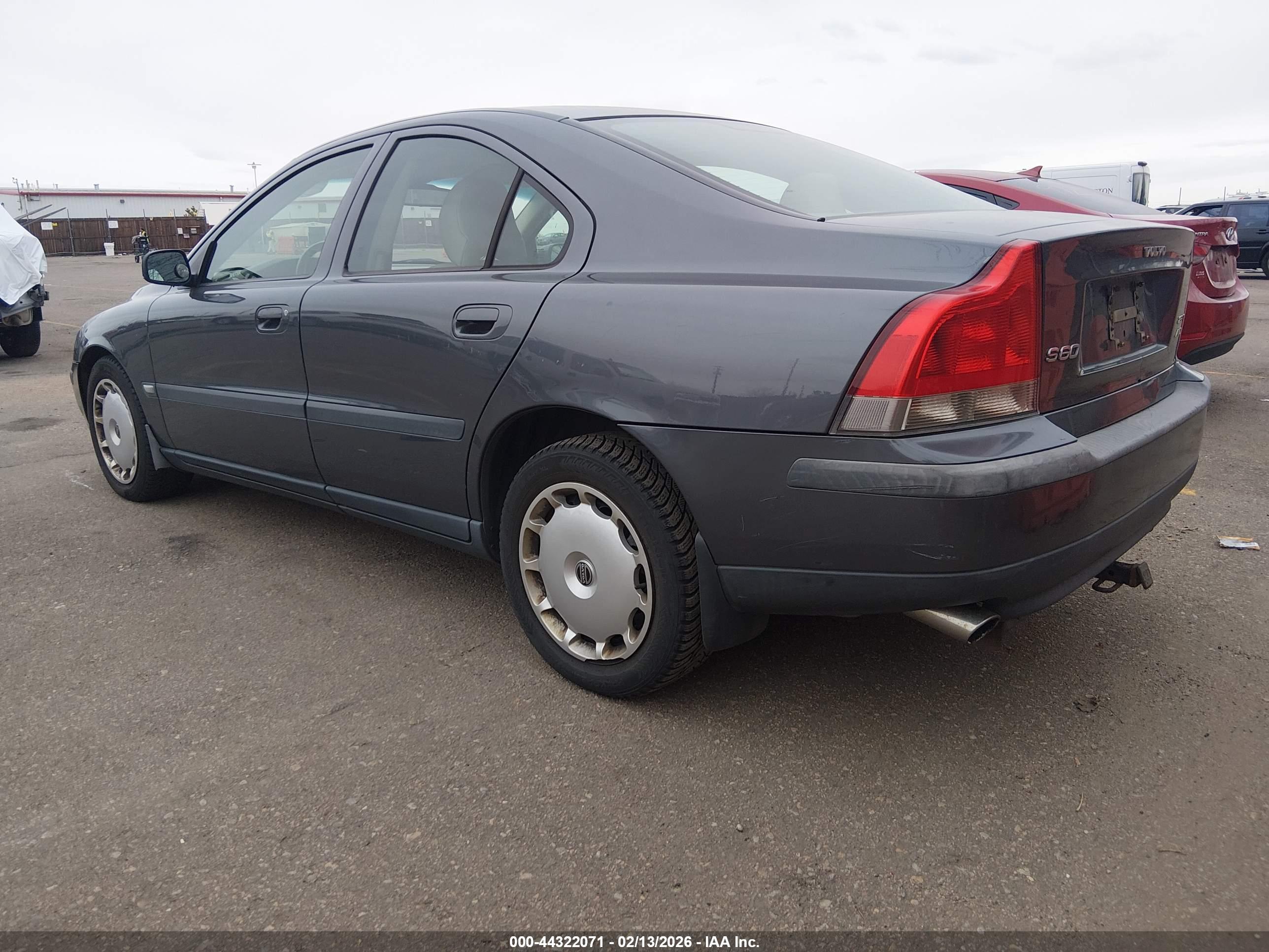 VOLVO S60 image 3