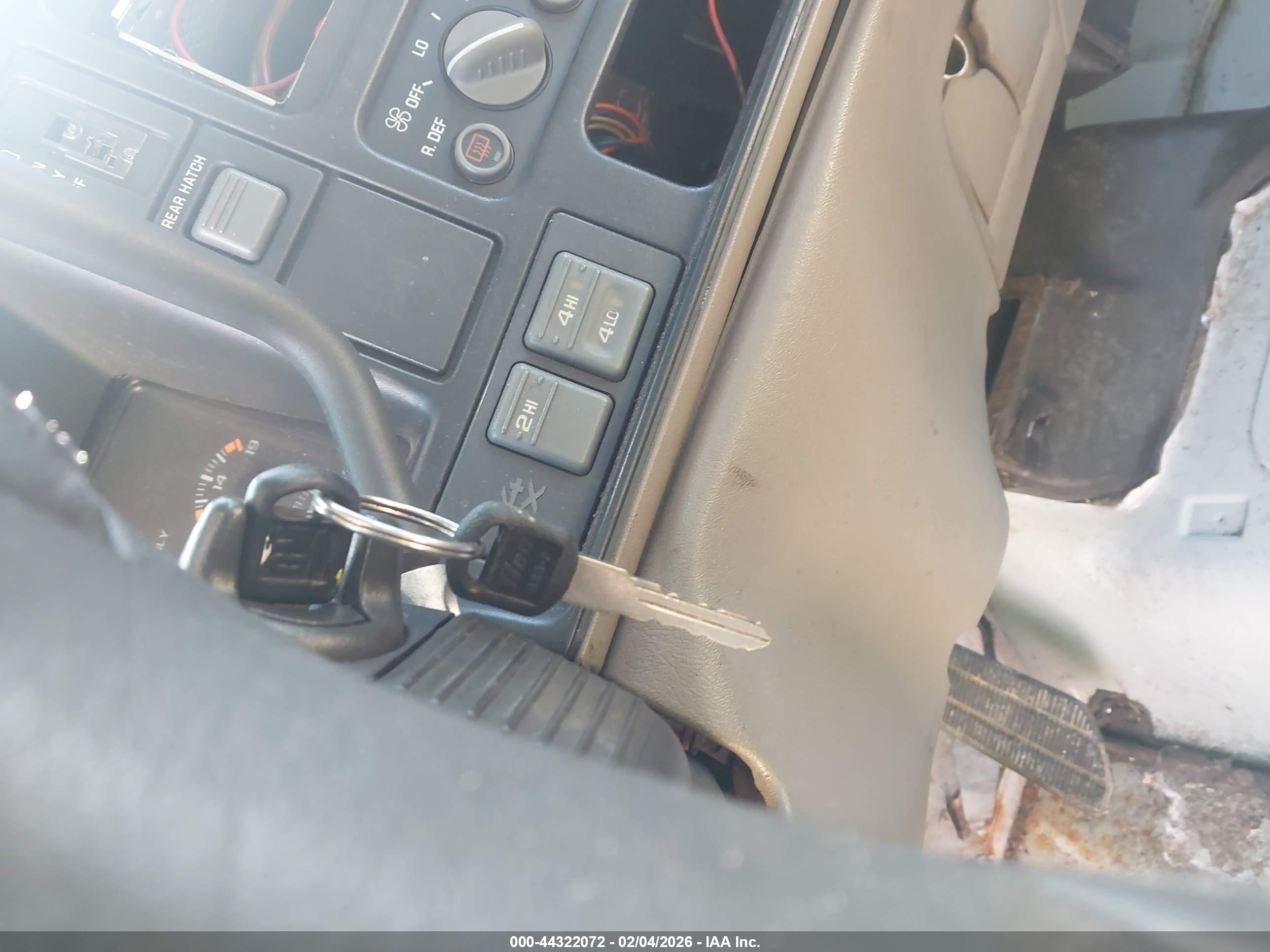 CHEVROLET TAHOE image 11