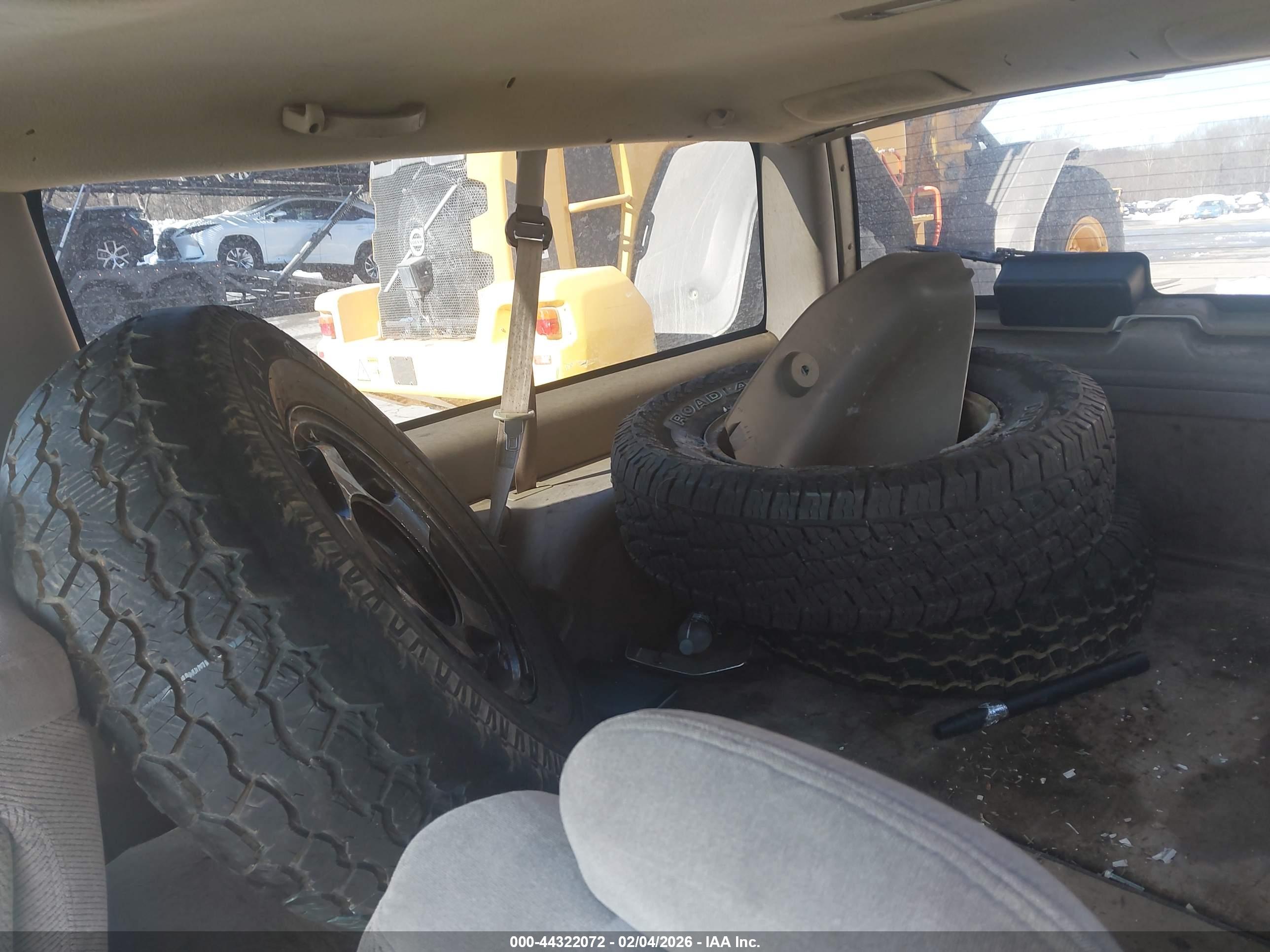CHEVROLET TAHOE image 8