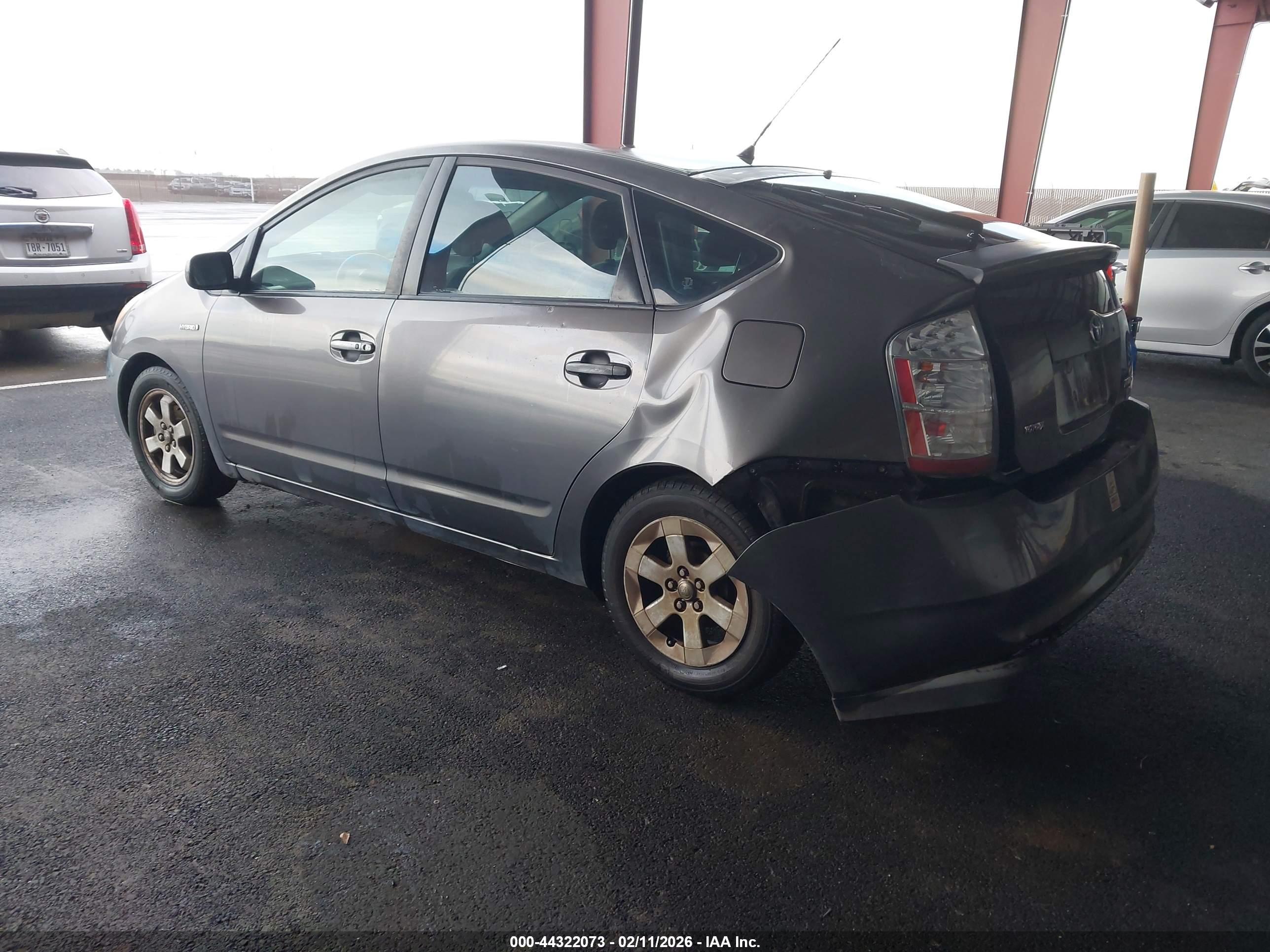 TOYOTA PRIUS image 3
