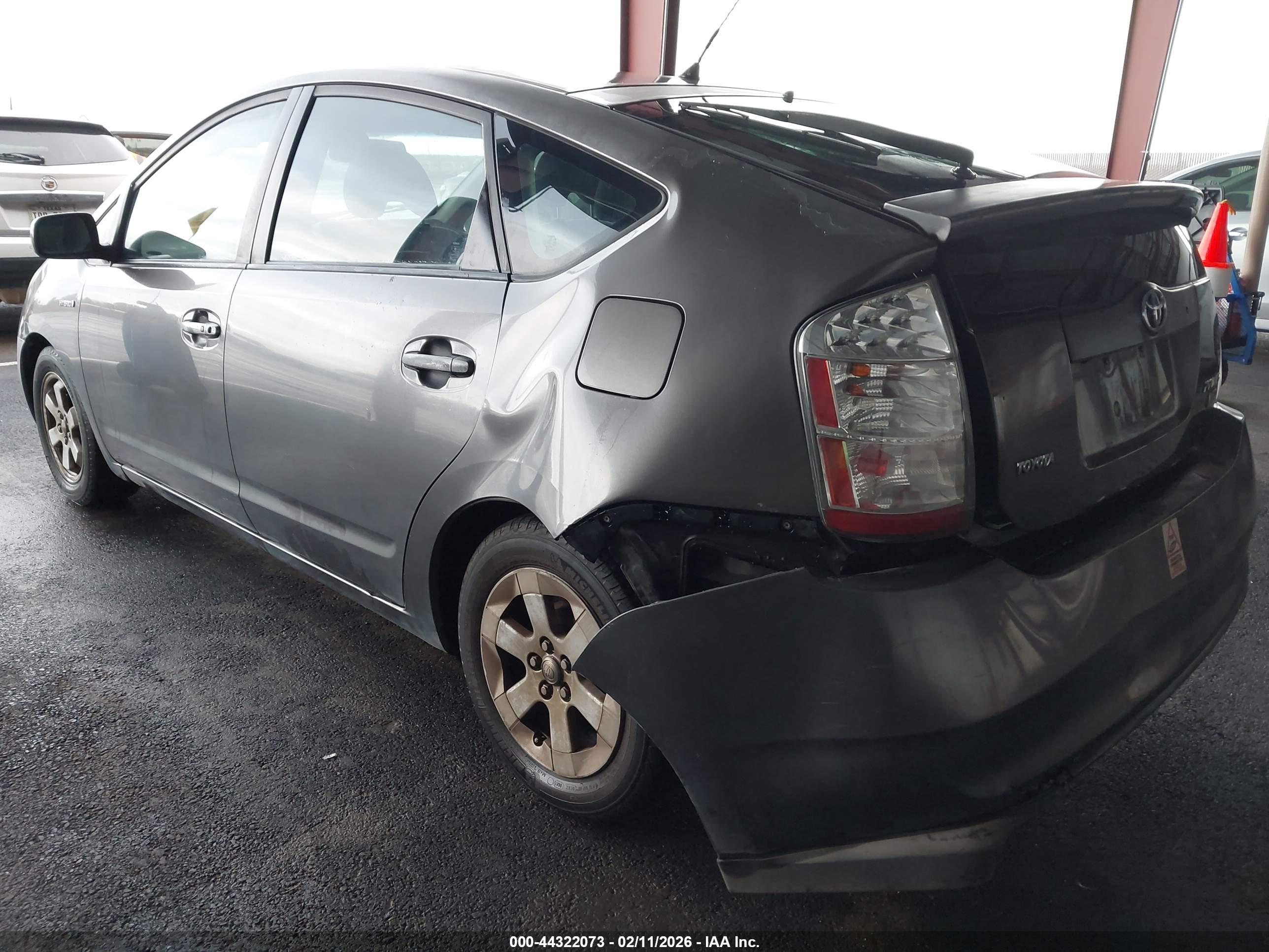 TOYOTA PRIUS image 6