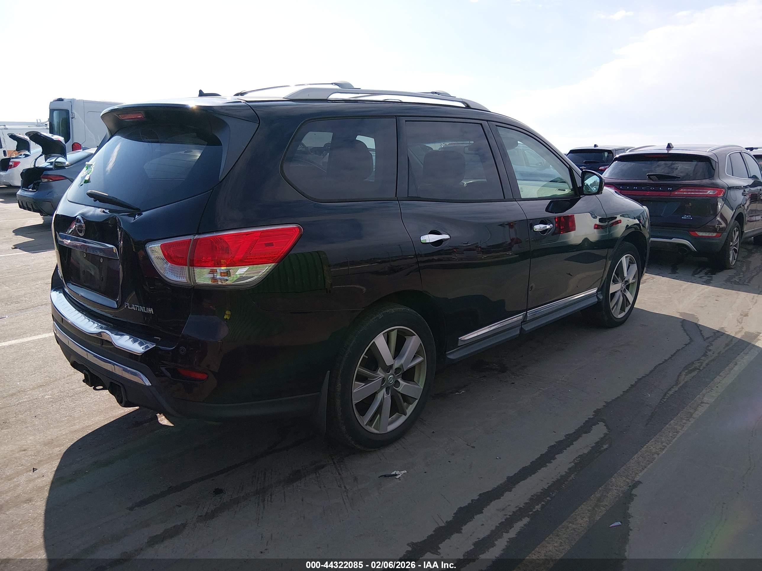 NISSAN PATHFINDER image 4
