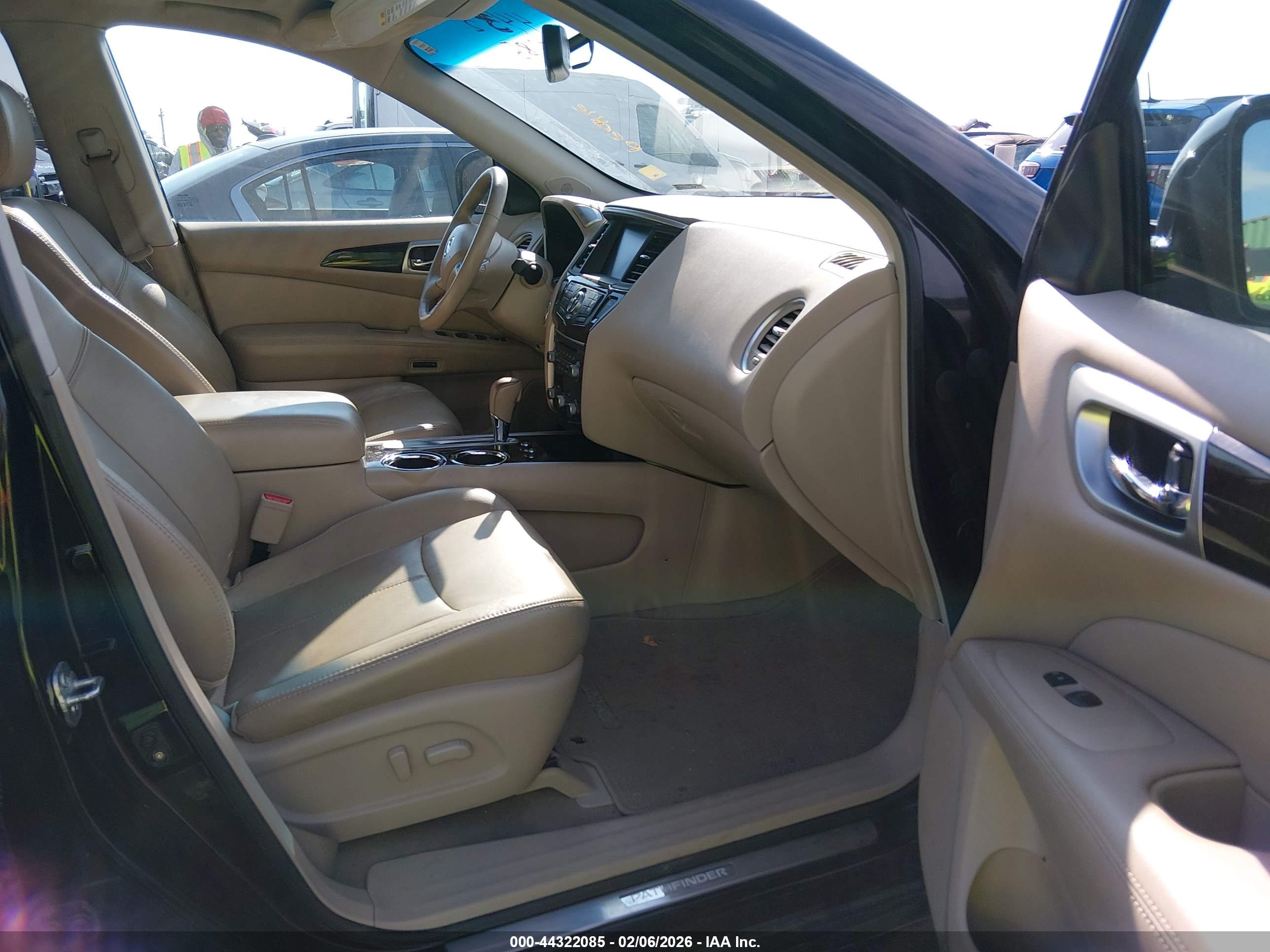 NISSAN PATHFINDER image 5