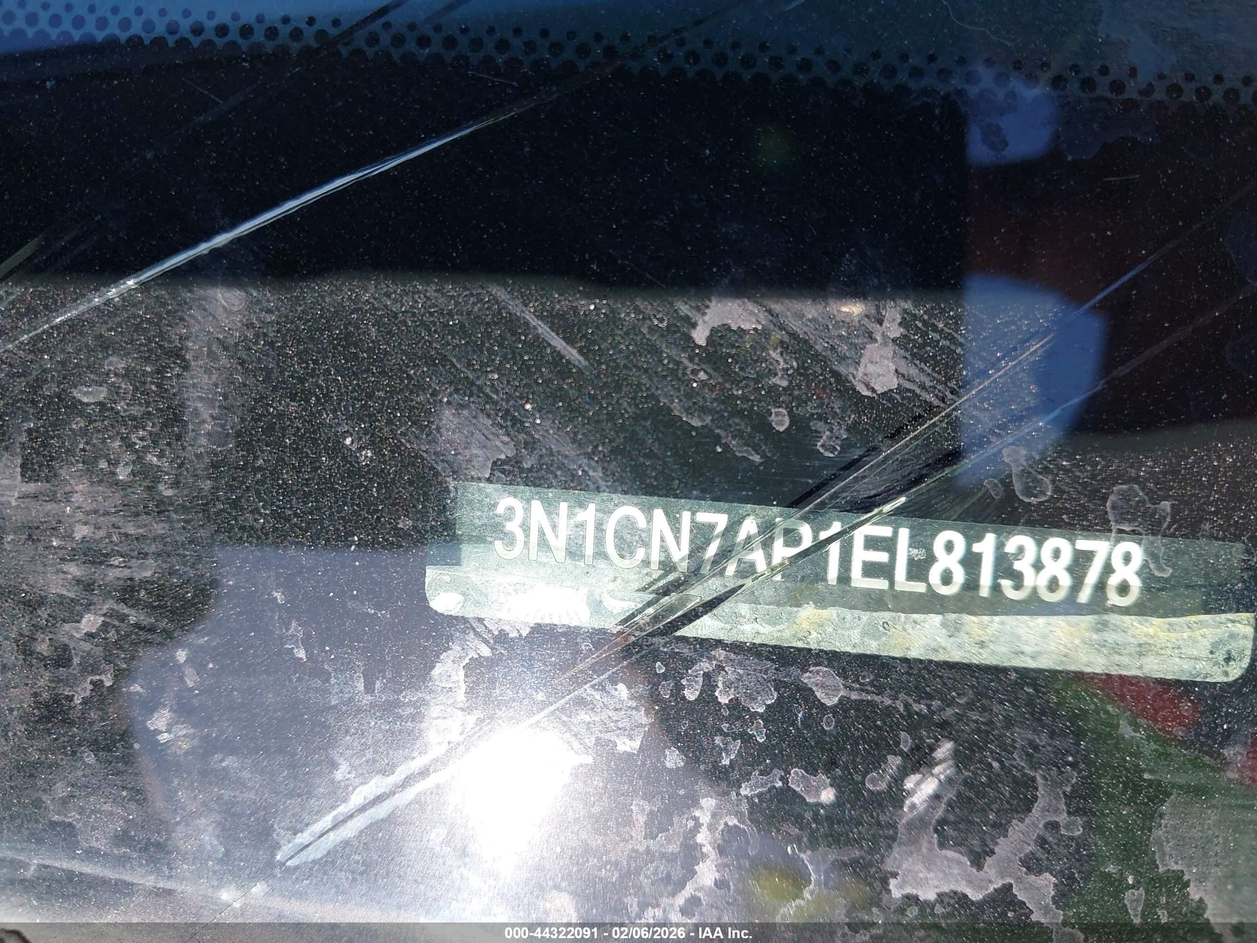 NISSAN VERSA image 9