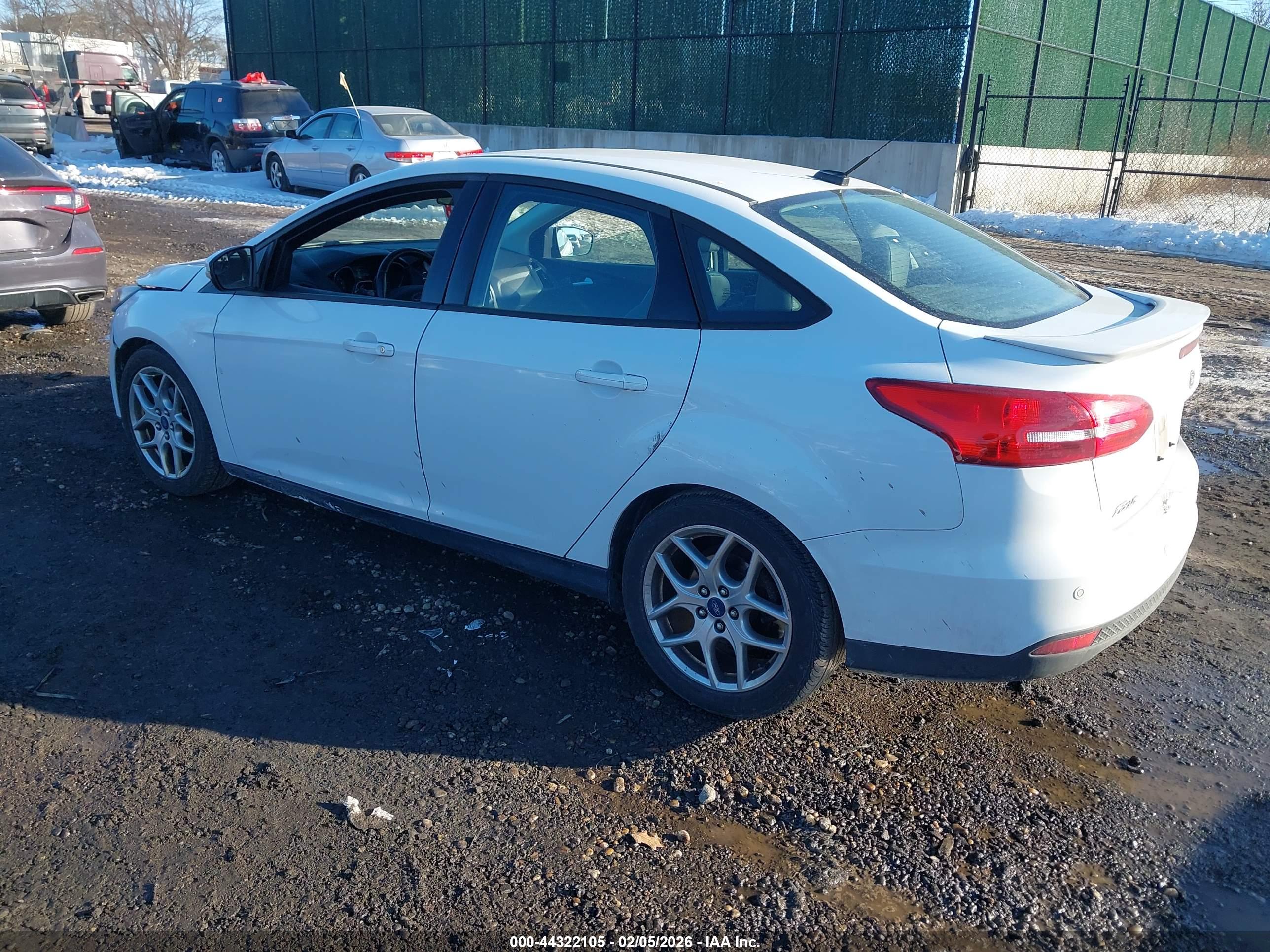 FORD FOCUS image 3