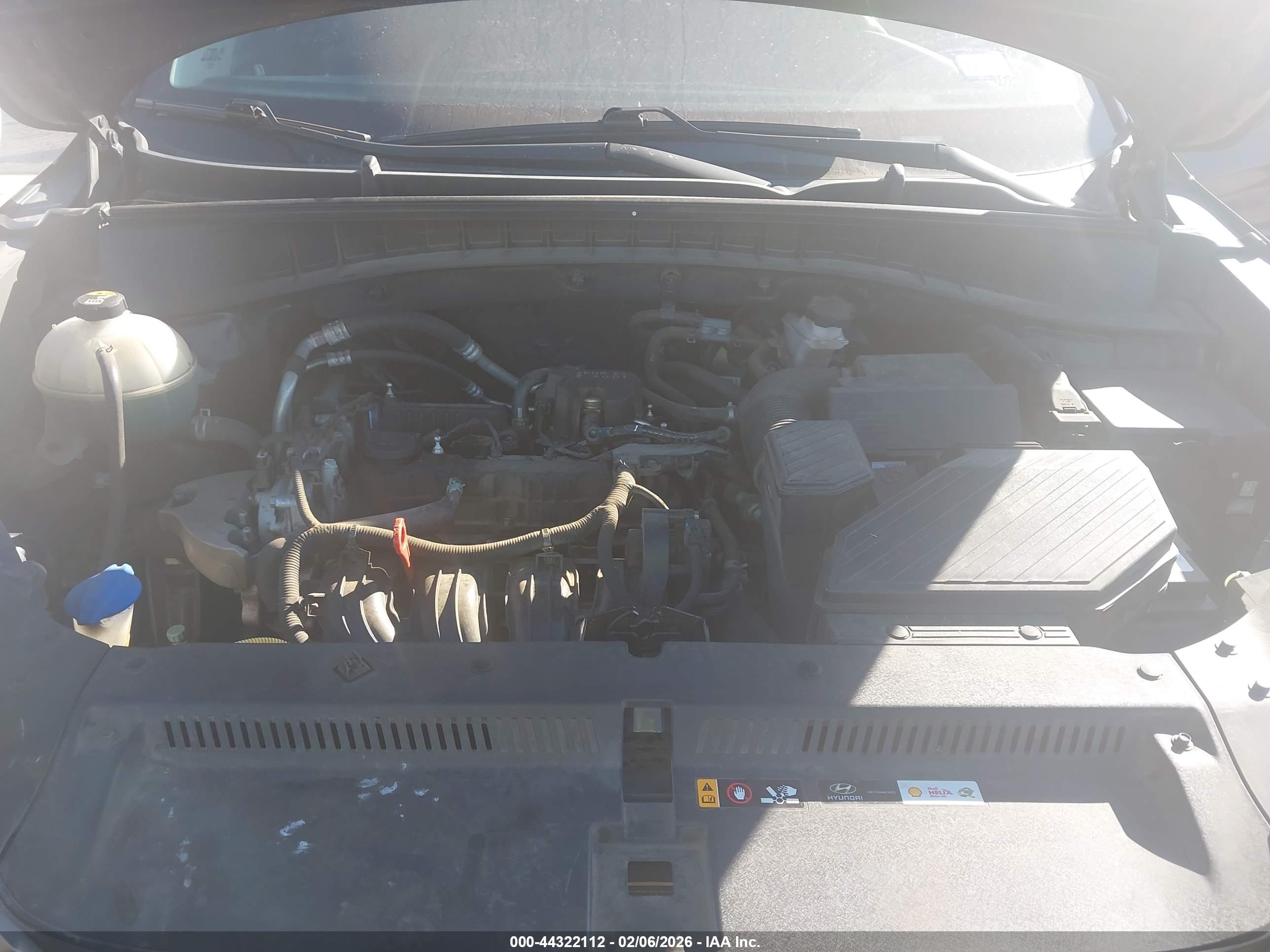 HYUNDAI TUCSON image 10