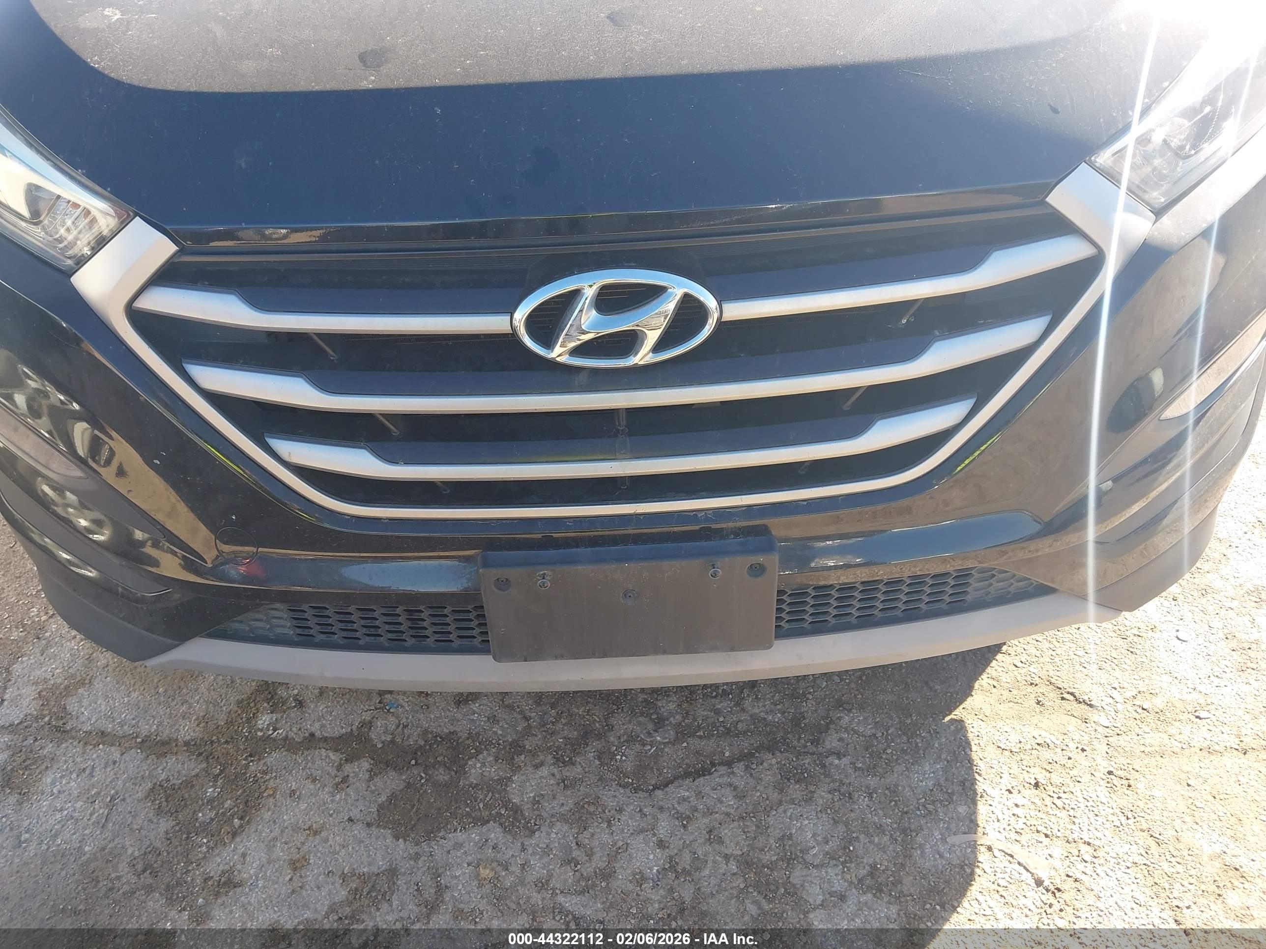 HYUNDAI TUCSON image 6