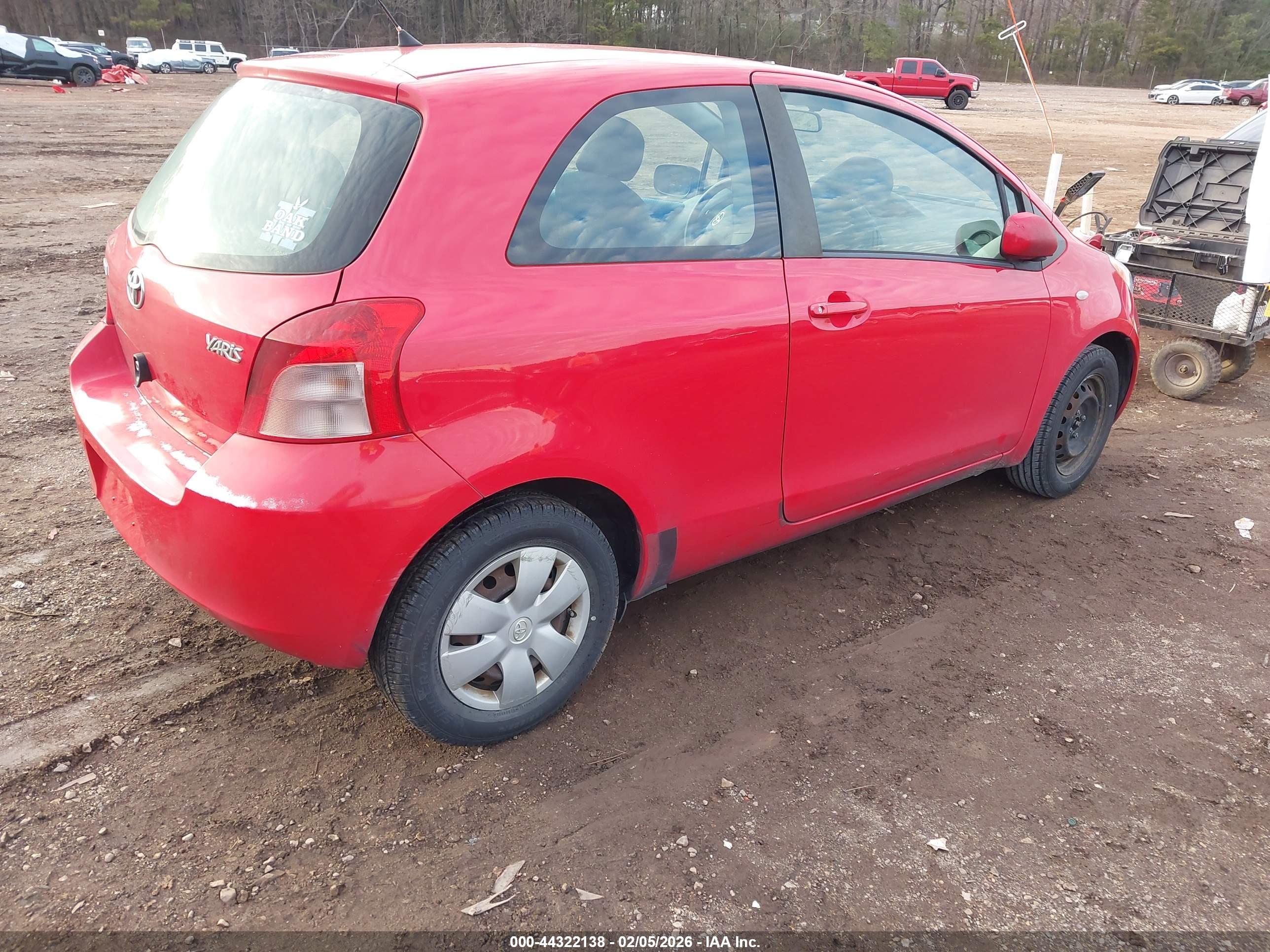 TOYOTA YARIS image 4