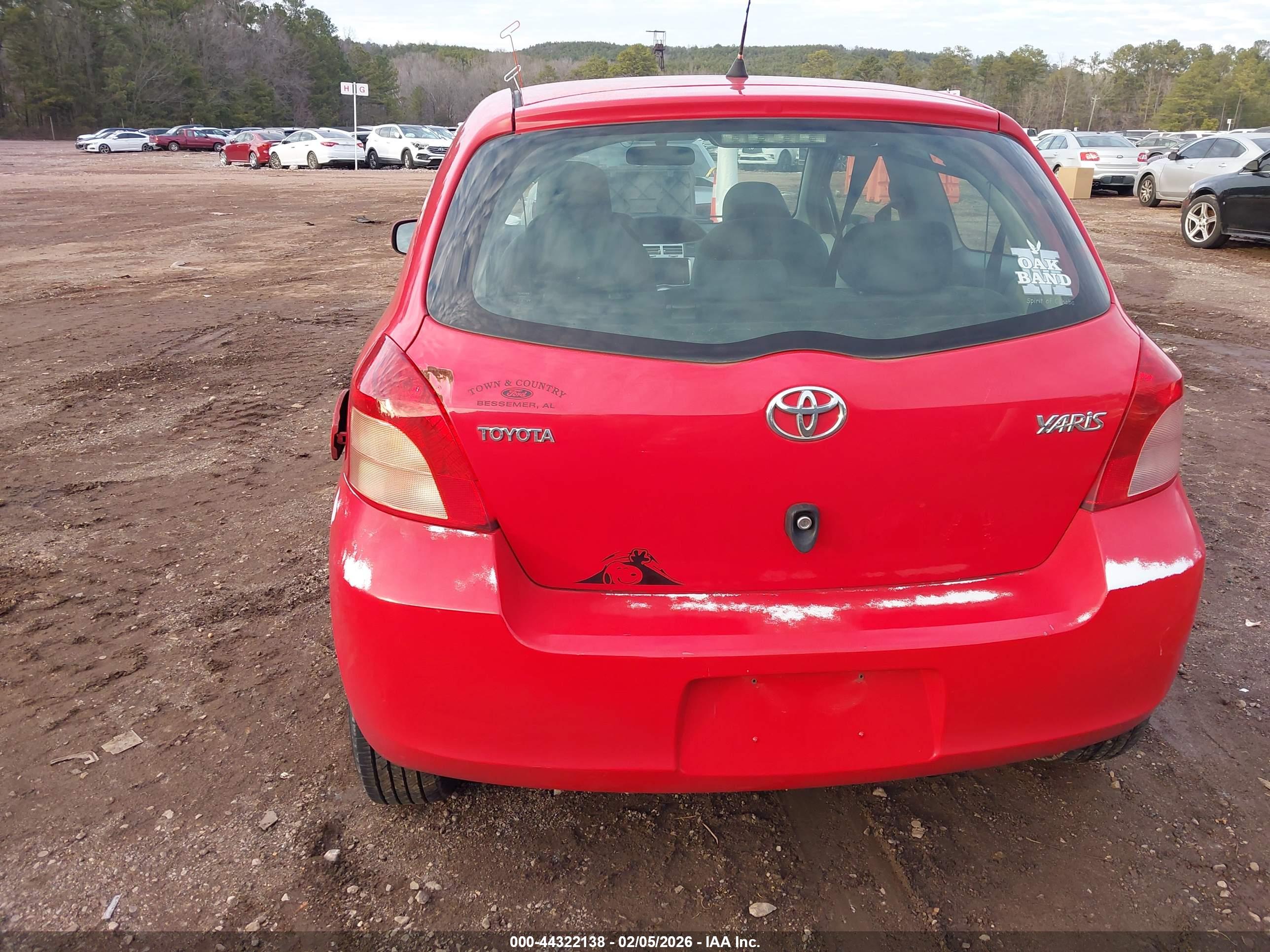 TOYOTA YARIS image 6