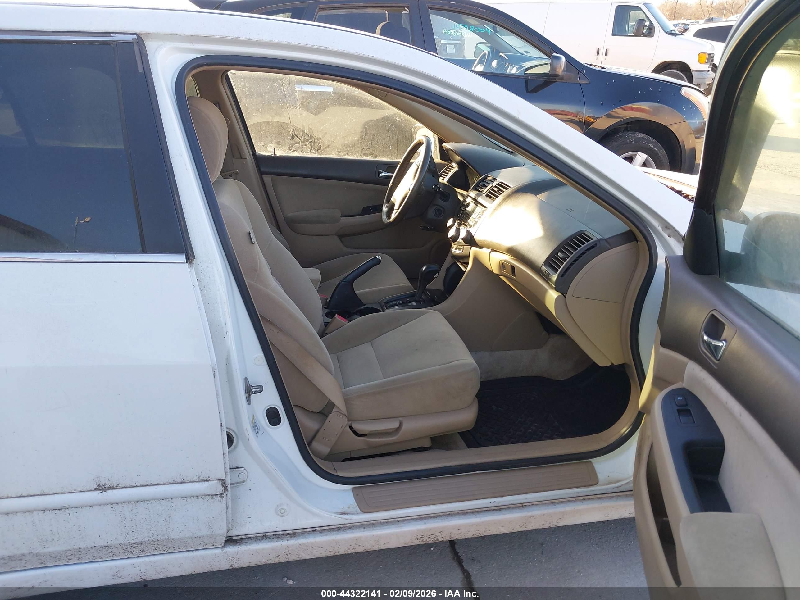HONDA ACCORD image 5