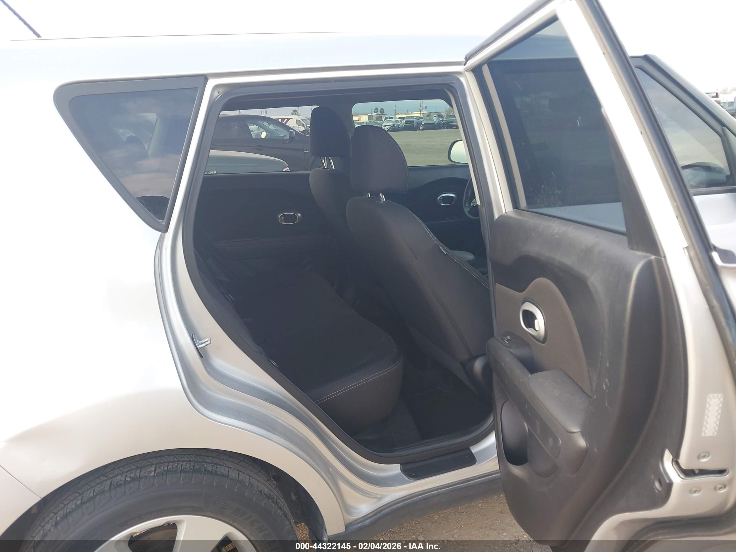 KIA SOUL image 8