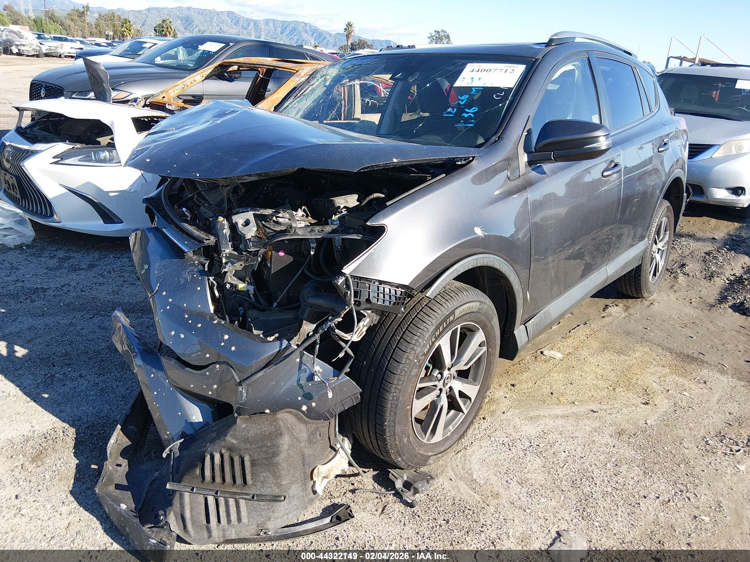 TOYOTA RAV4 image 2