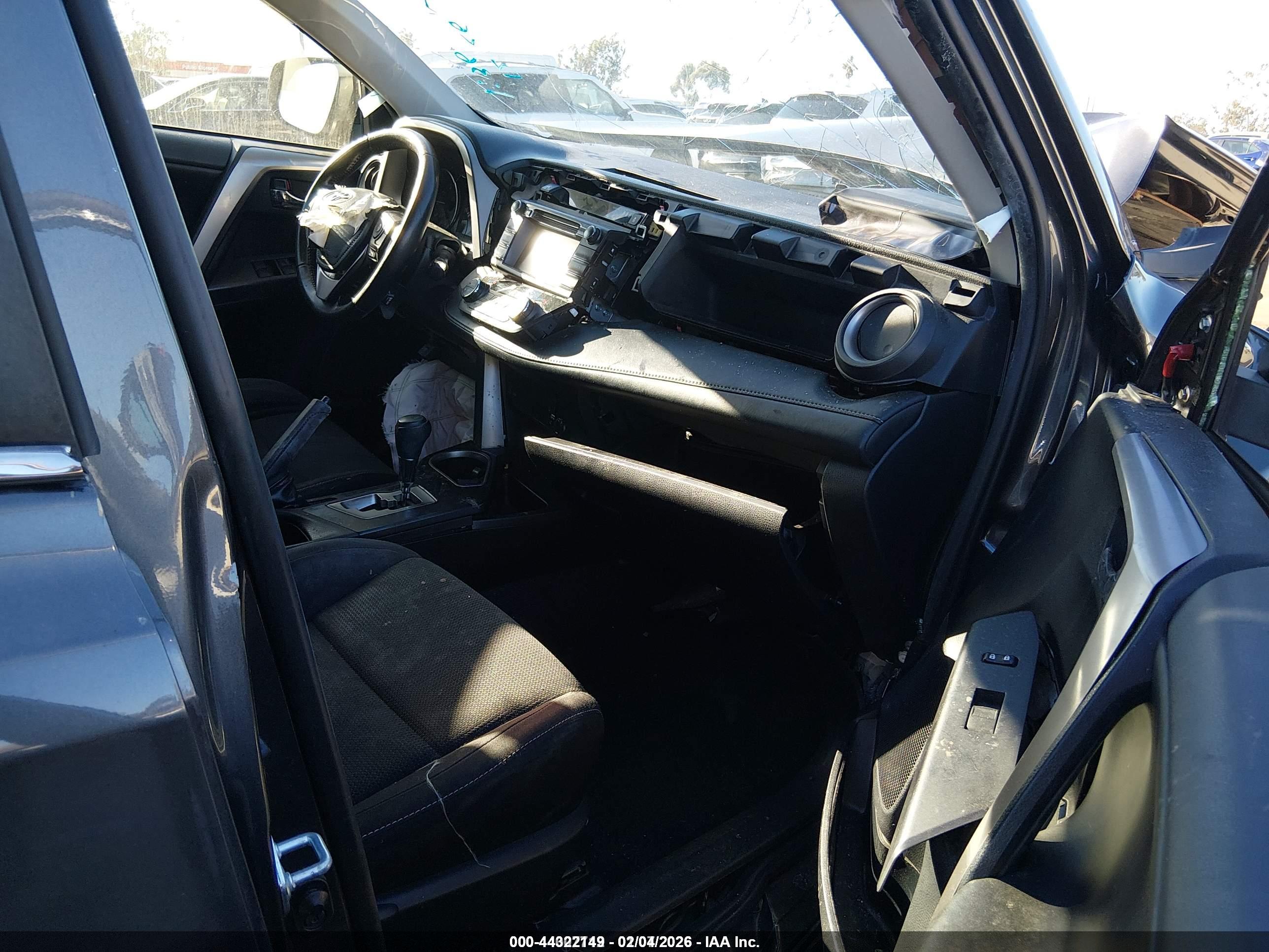 TOYOTA RAV4 image 5