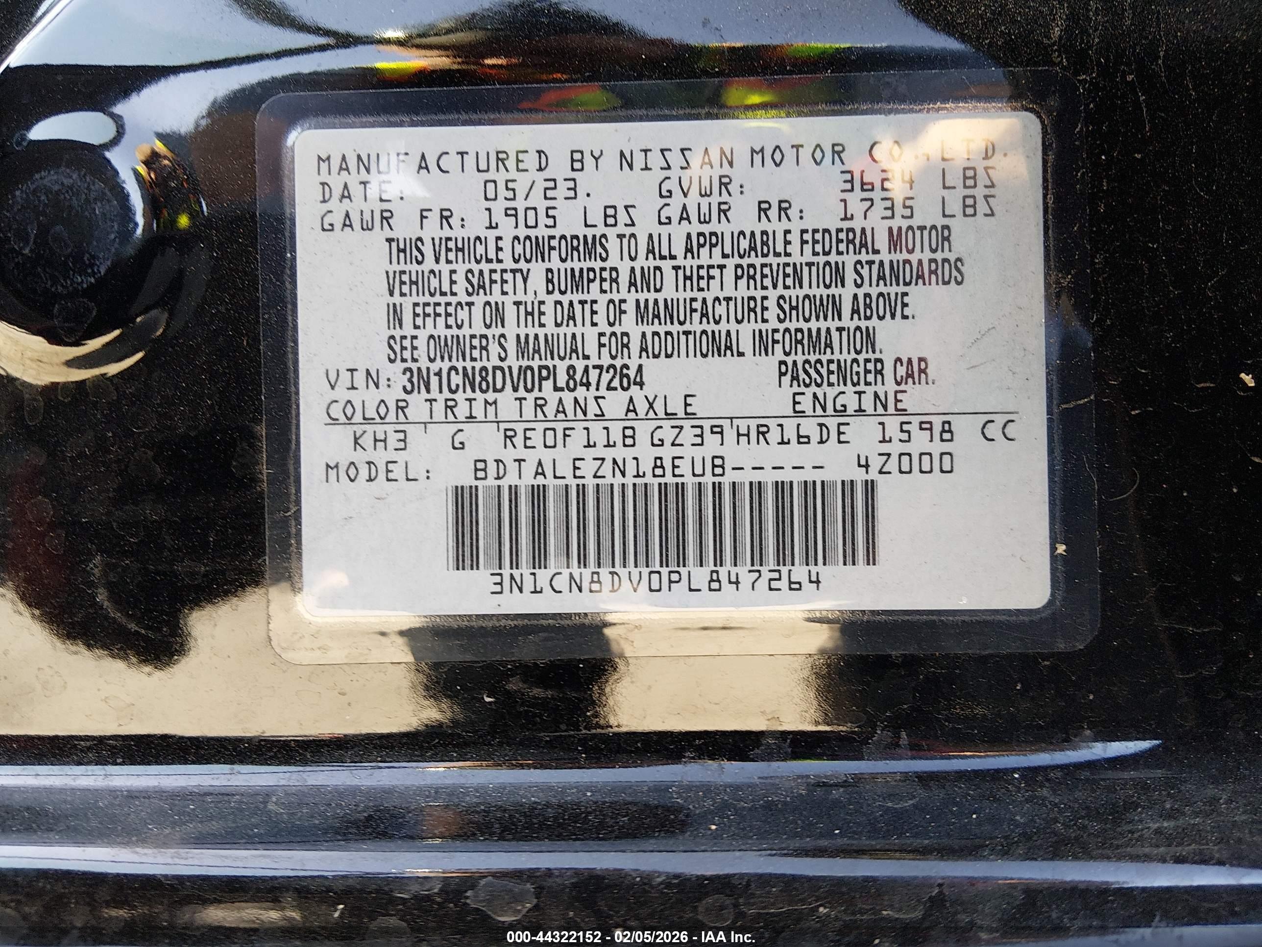 NISSAN VERSA image 9
