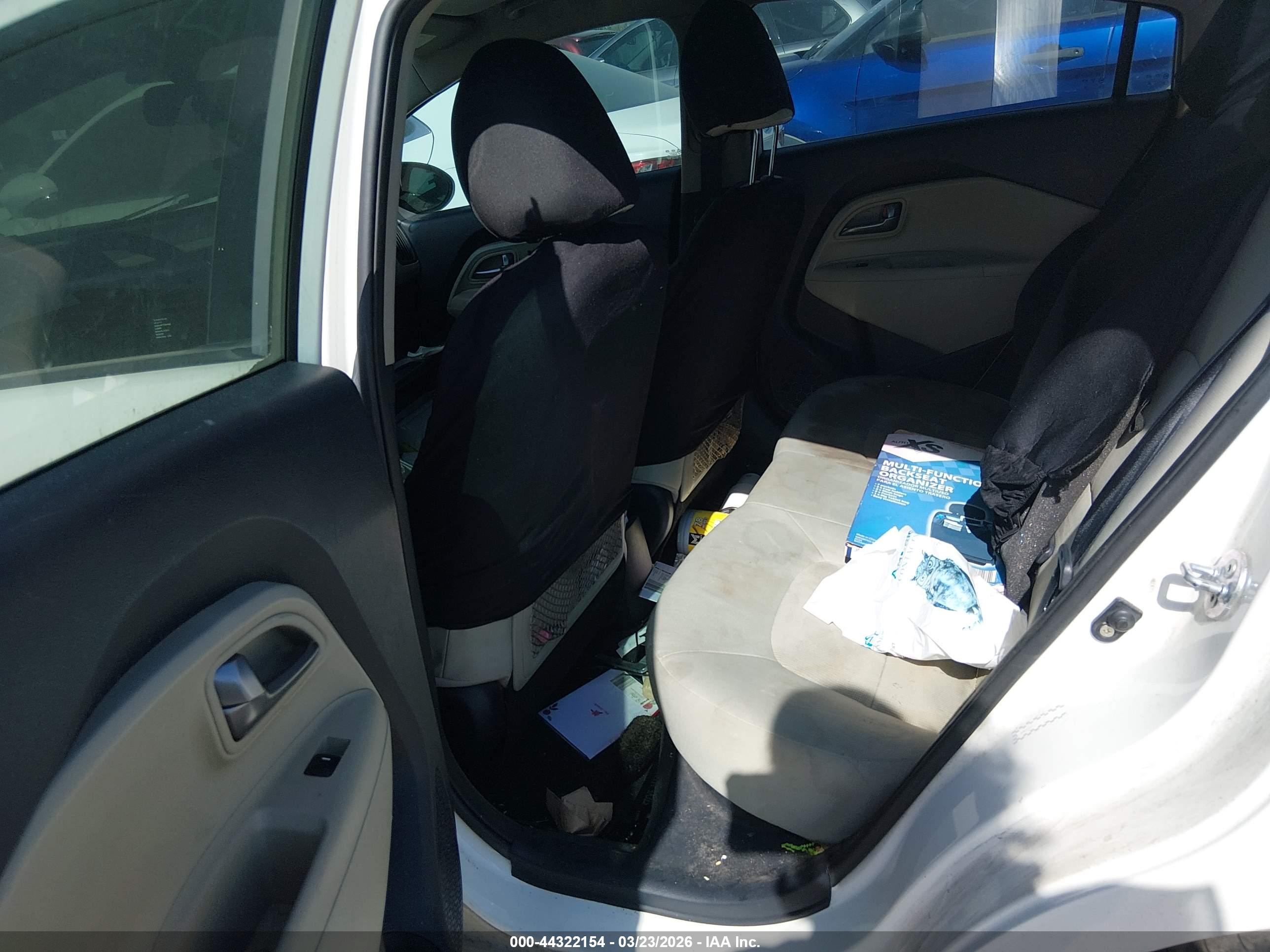 KIA RIO image 8