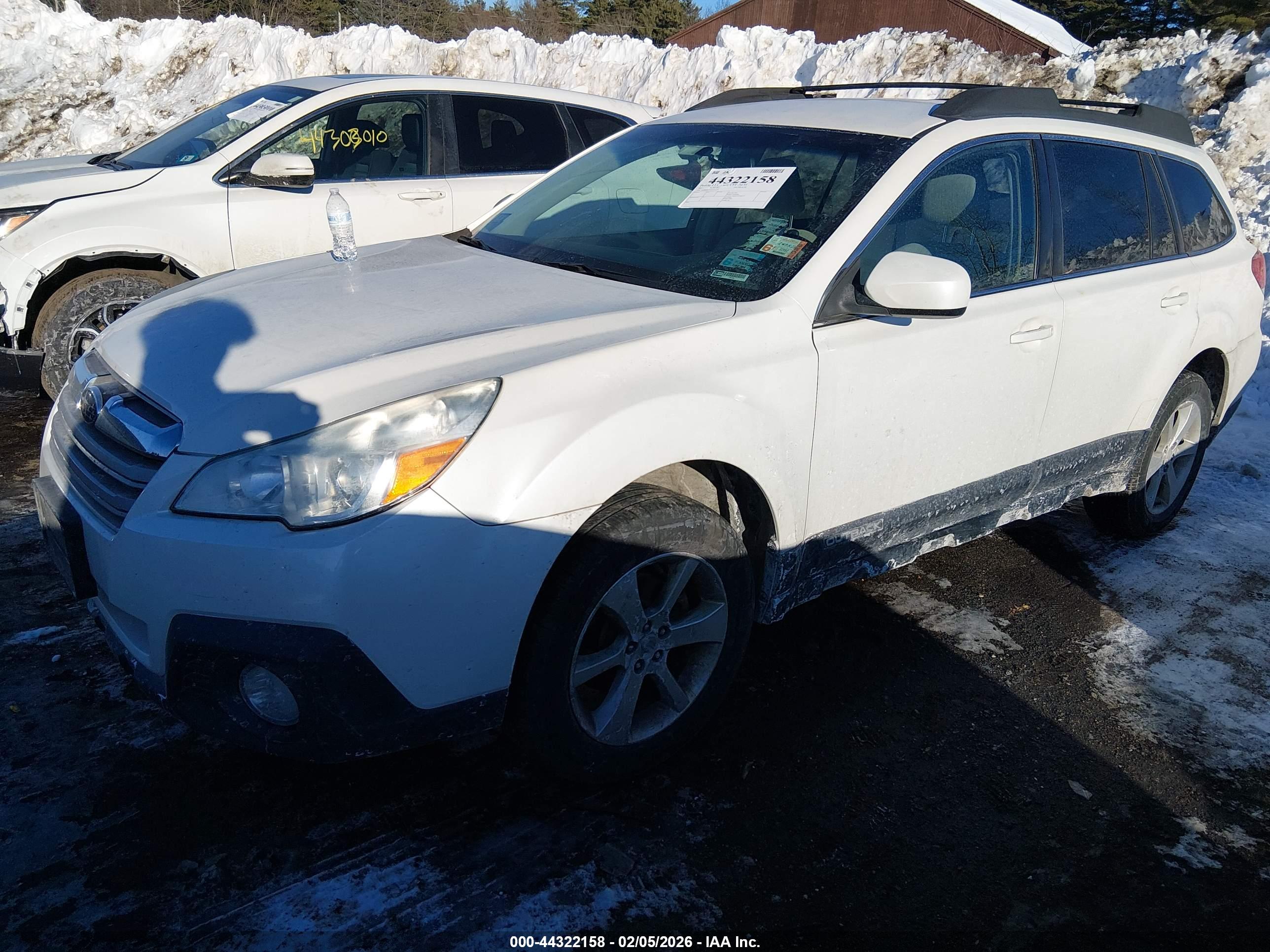 SUBARU OUTBACK image 2