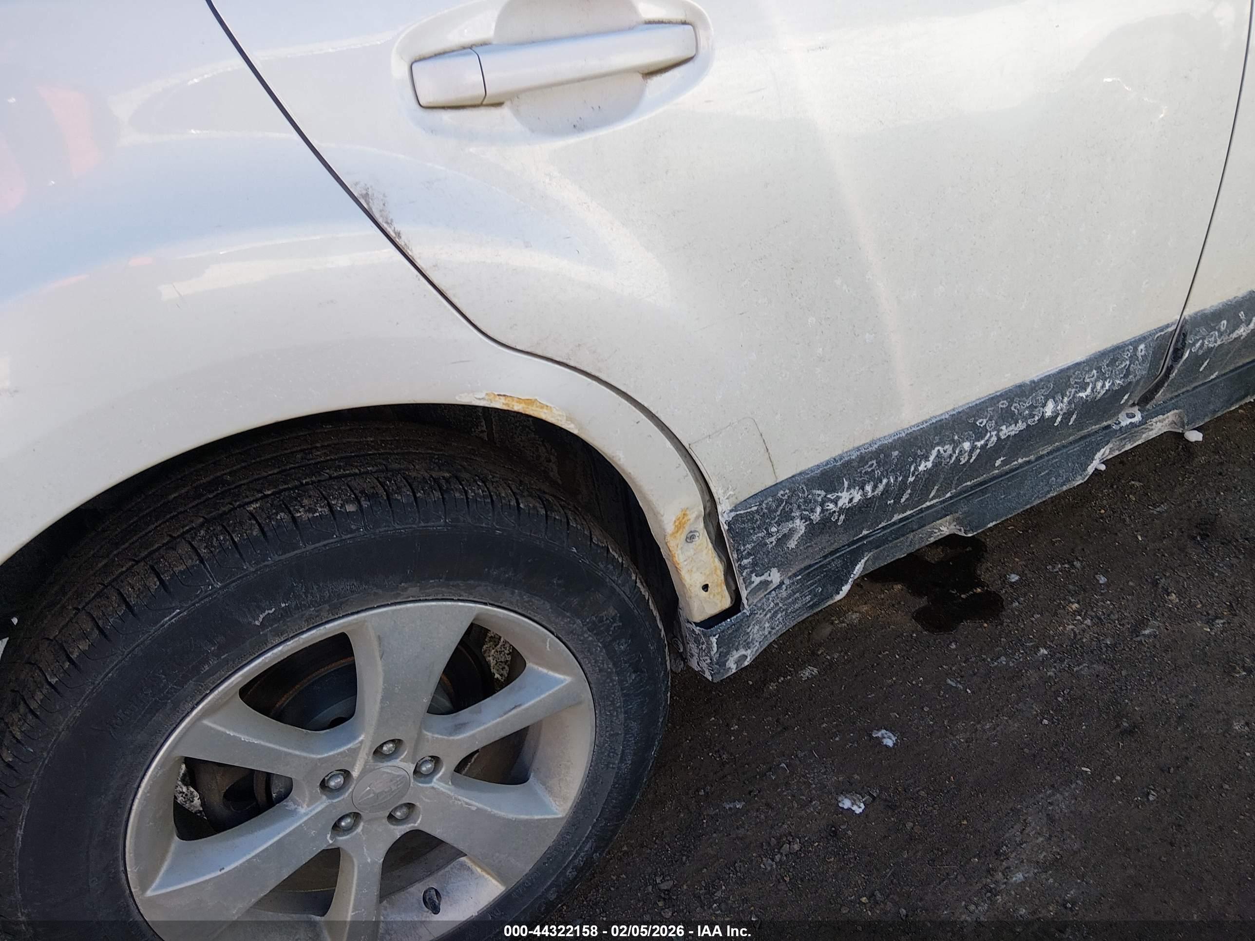 SUBARU OUTBACK image 6
