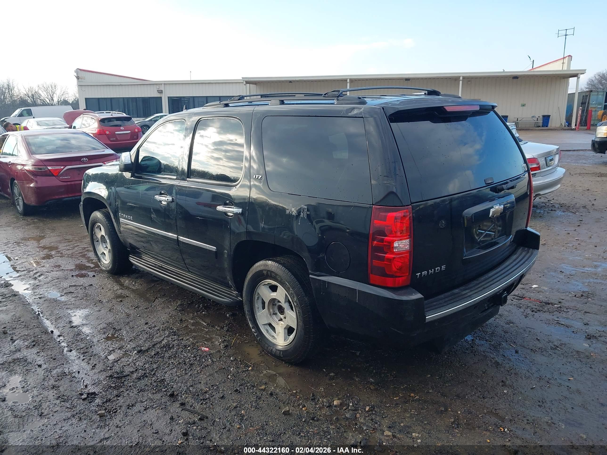 CHEVROLET TAHOE image 3