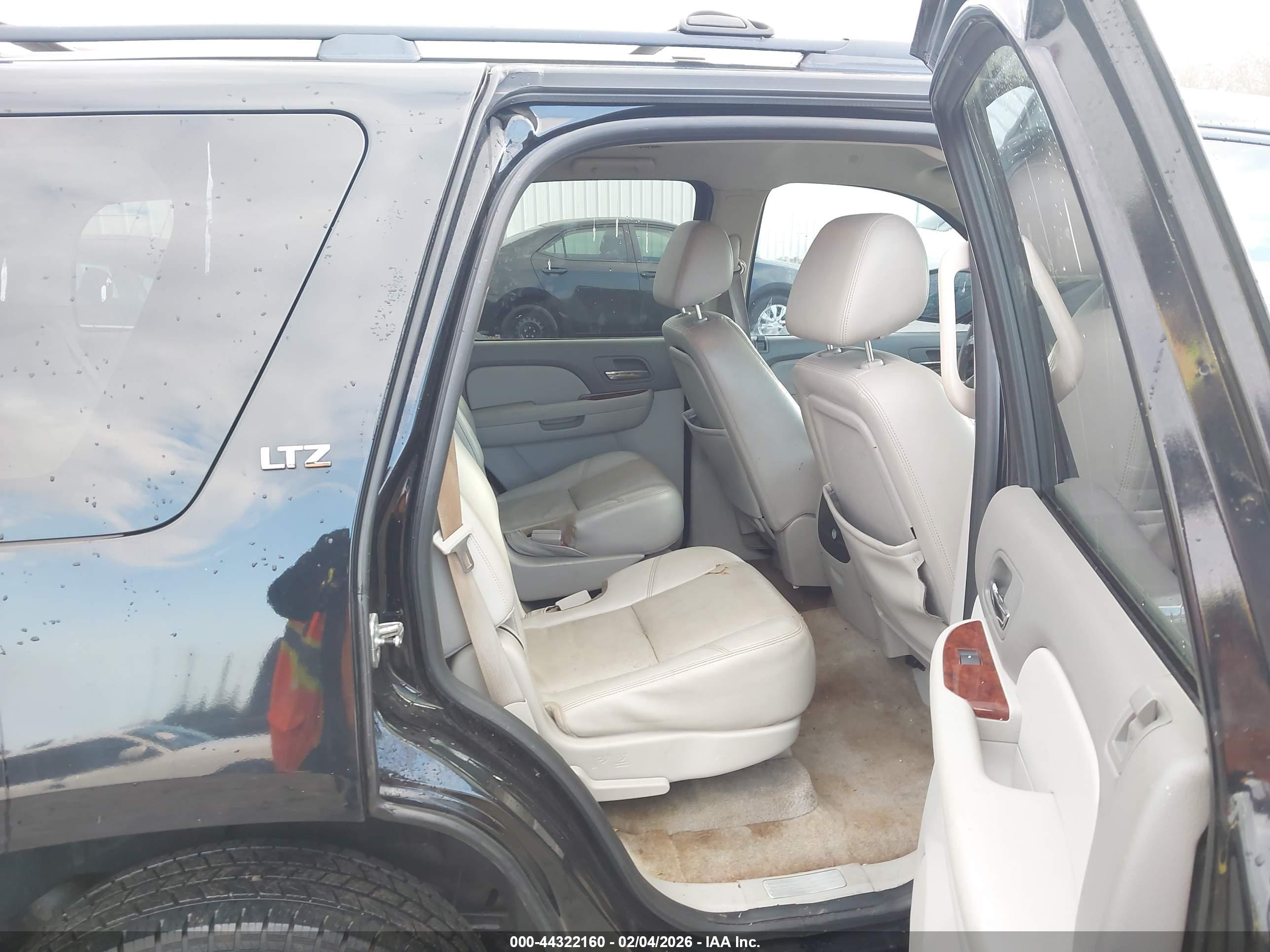 CHEVROLET TAHOE image 8