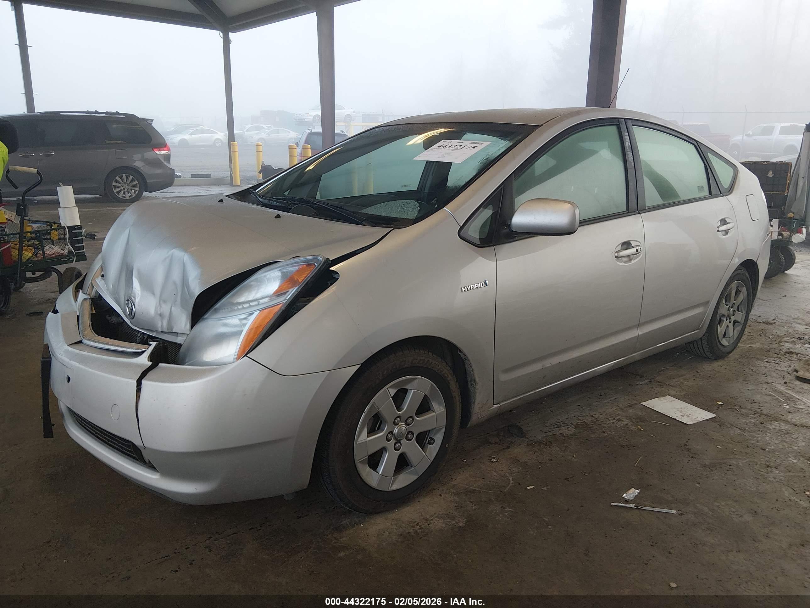 TOYOTA PRIUS image 2
