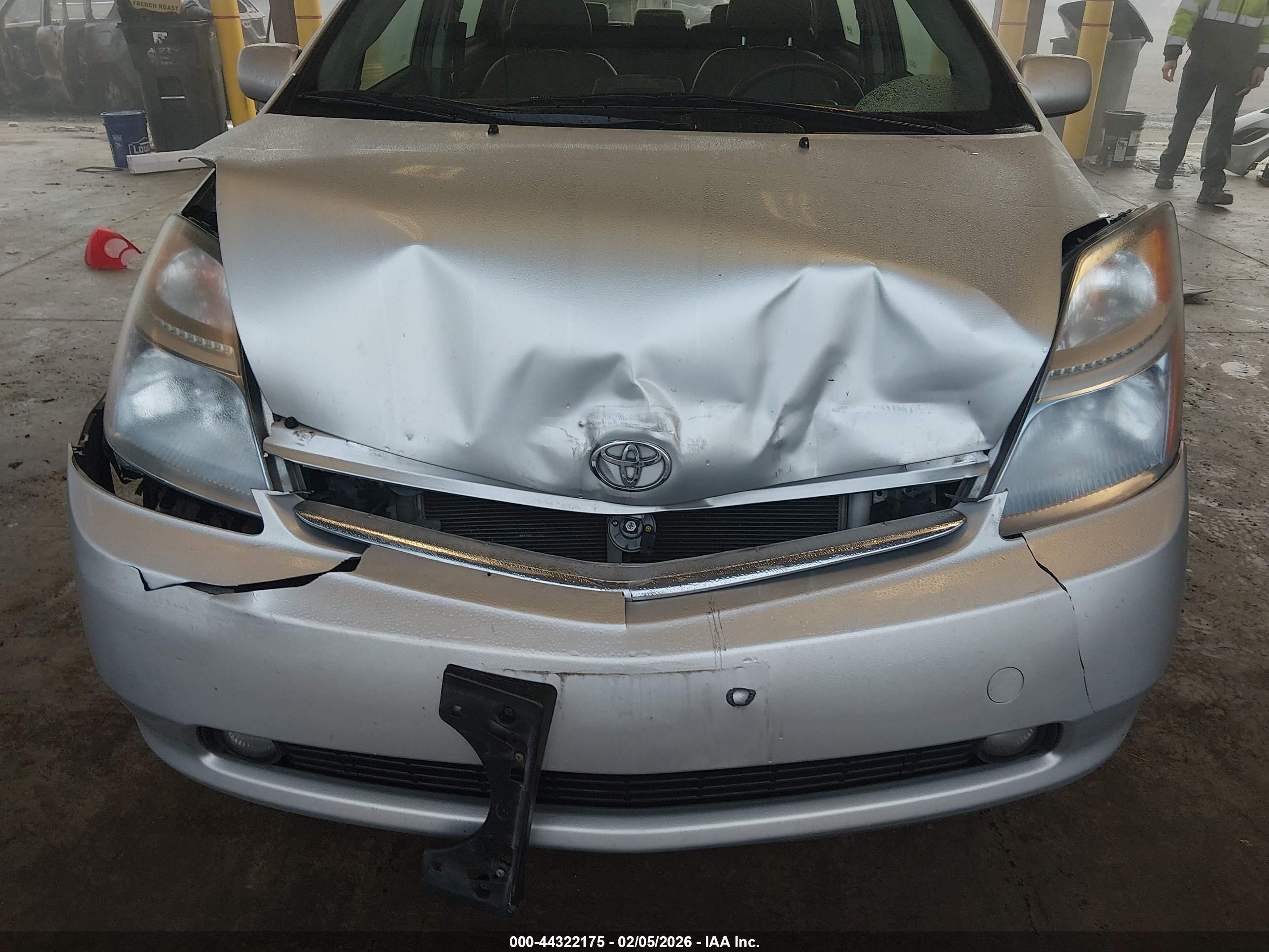 TOYOTA PRIUS image 6