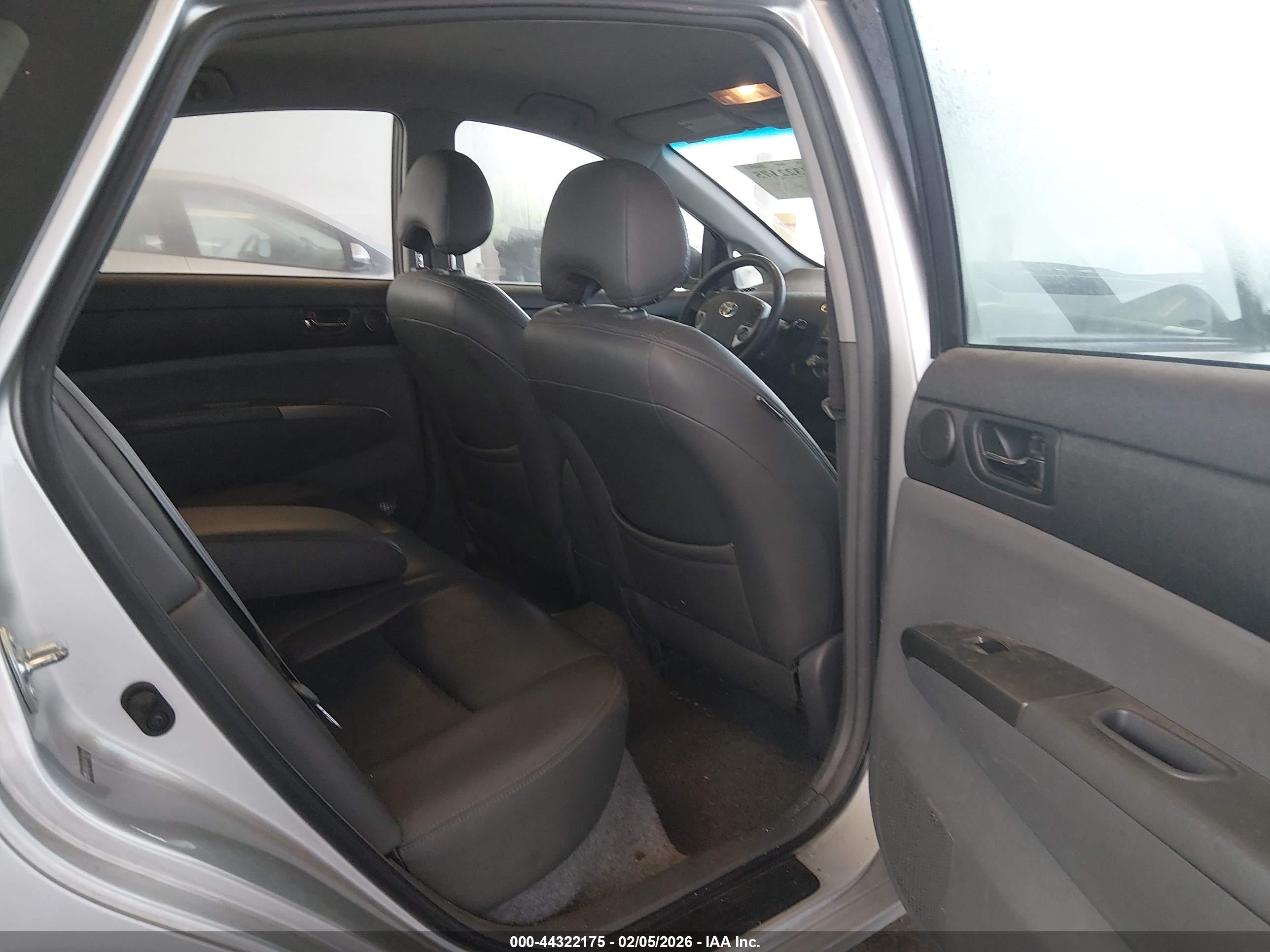 TOYOTA PRIUS image 8