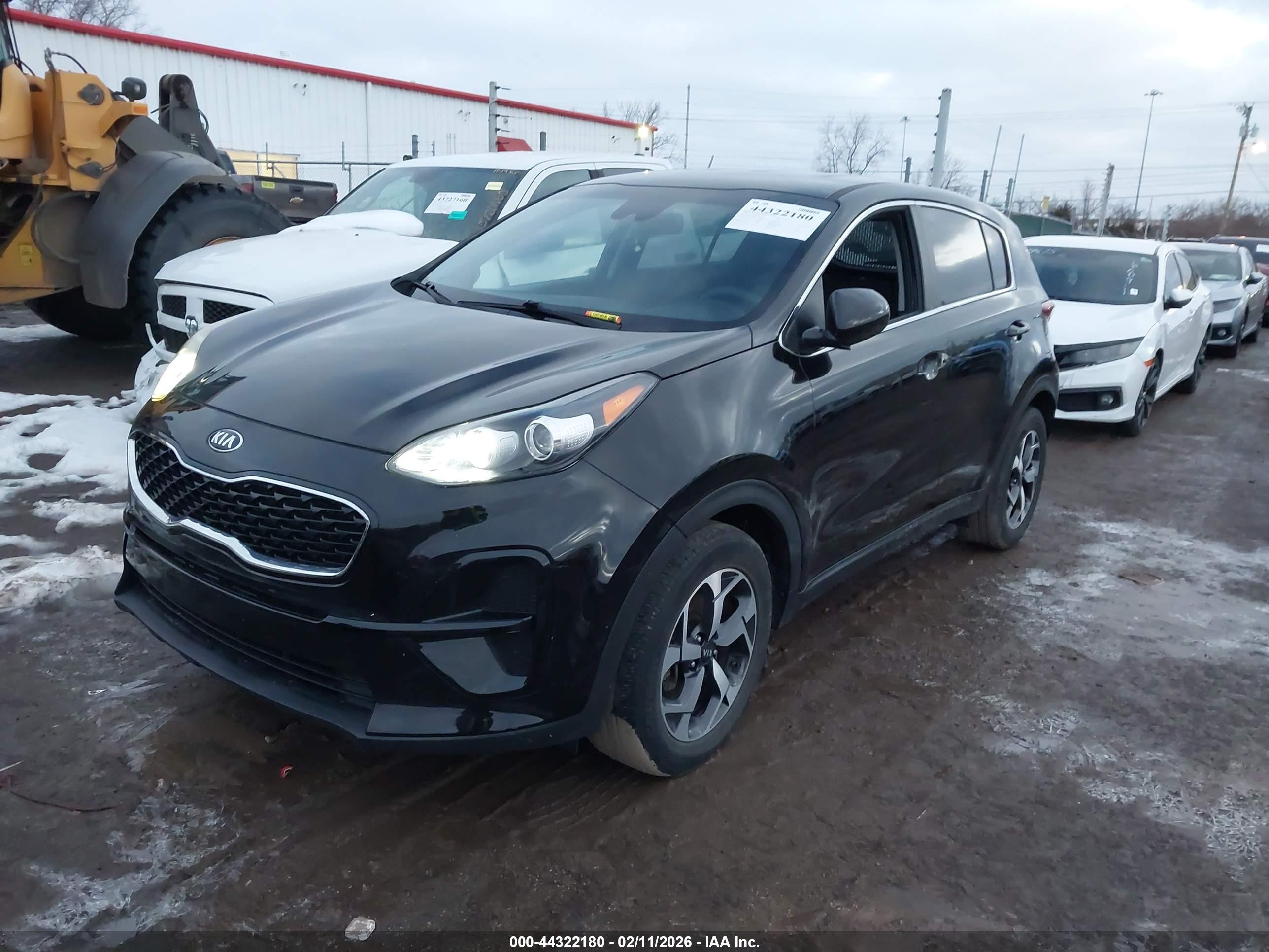 KIA SPORTAGE image 2