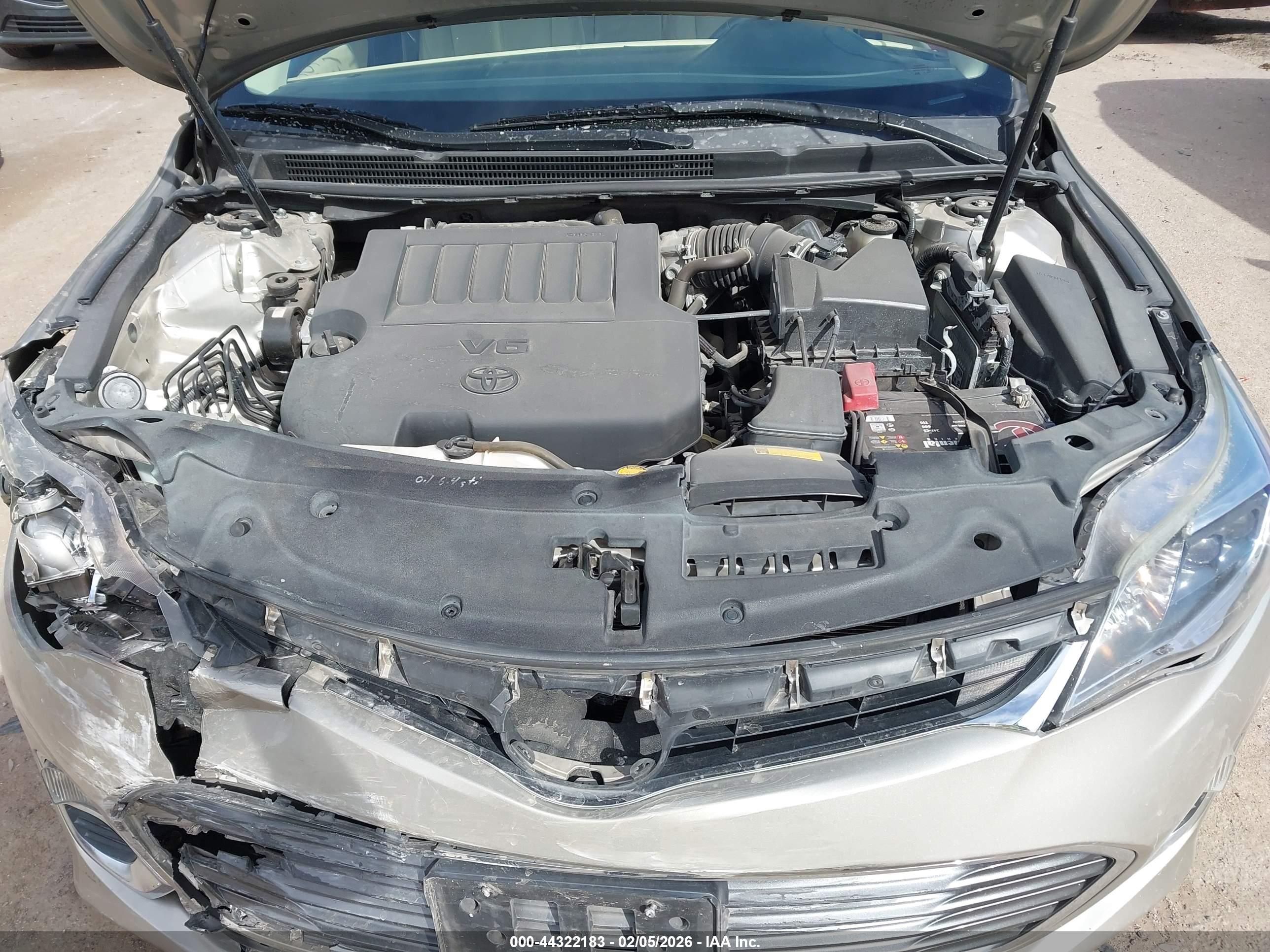 TOYOTA AVALON image 10