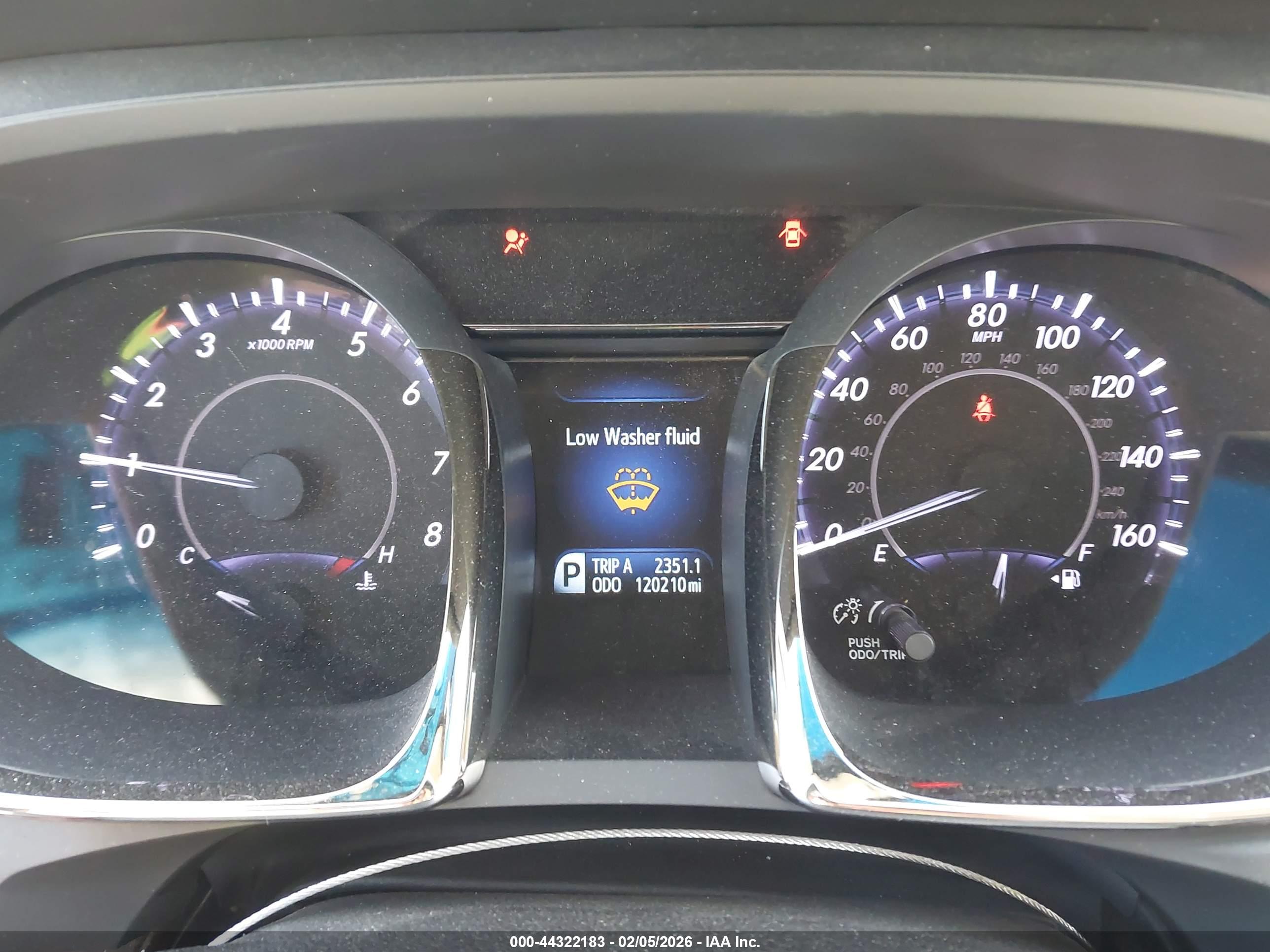 TOYOTA AVALON image 7