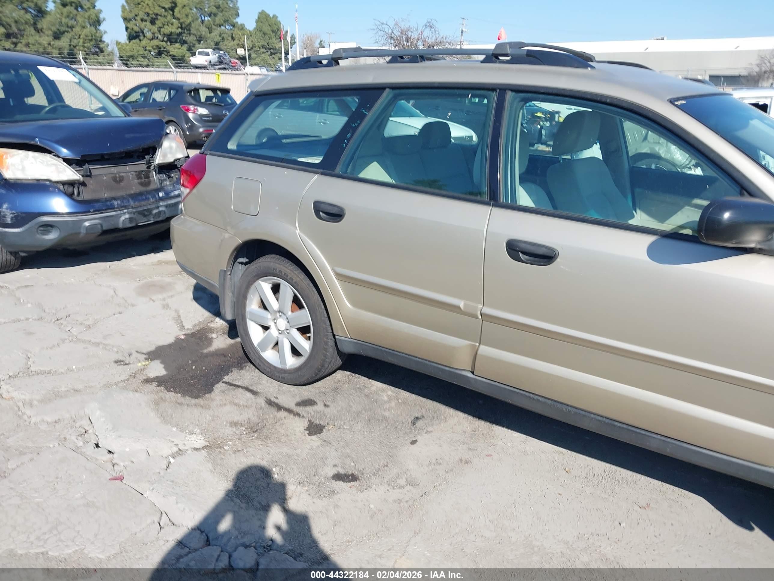 SUBARU OUTBACK image 6