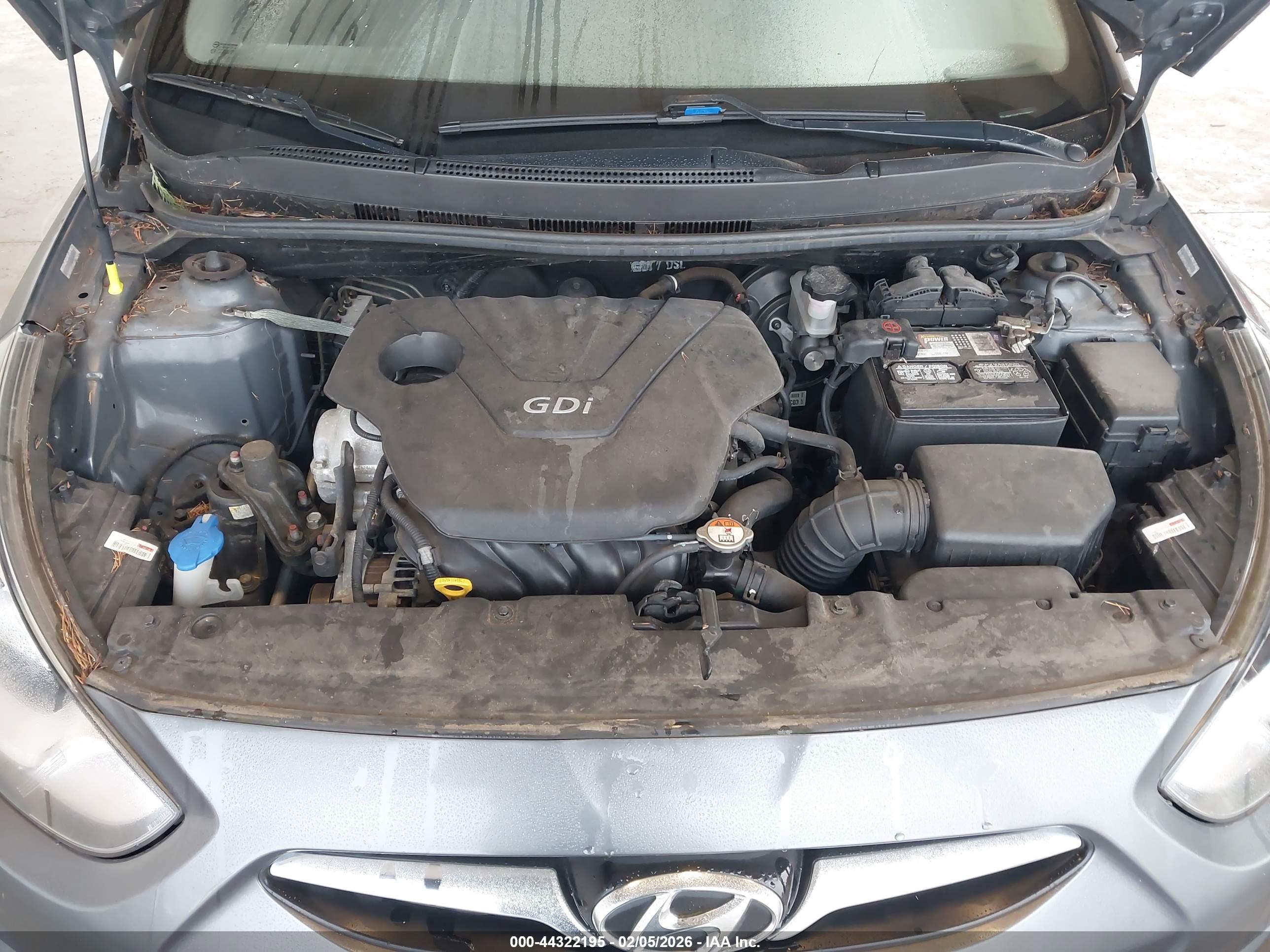 HYUNDAI ACCENT image 10