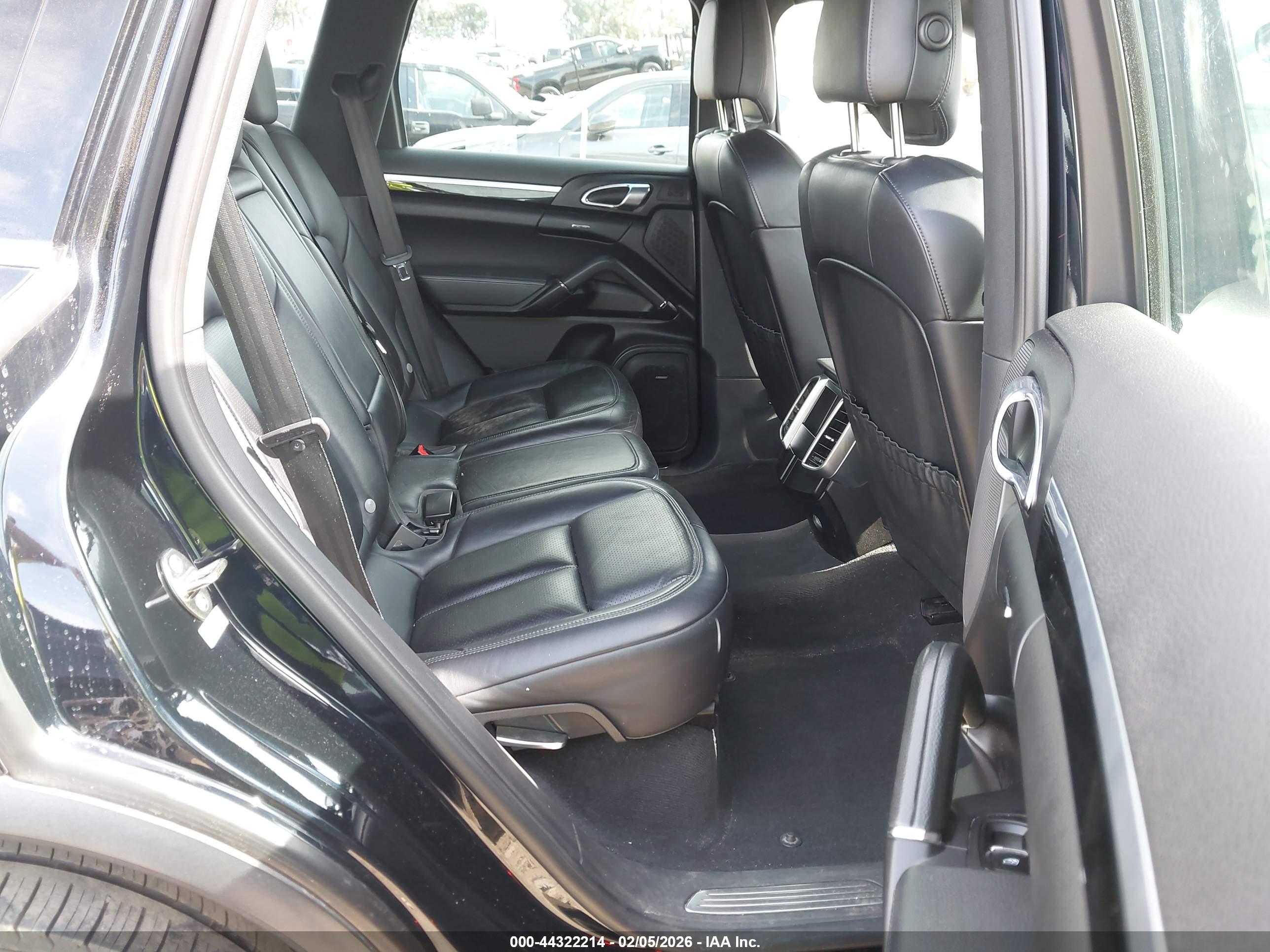 PORSCHE CAYENNE image 8