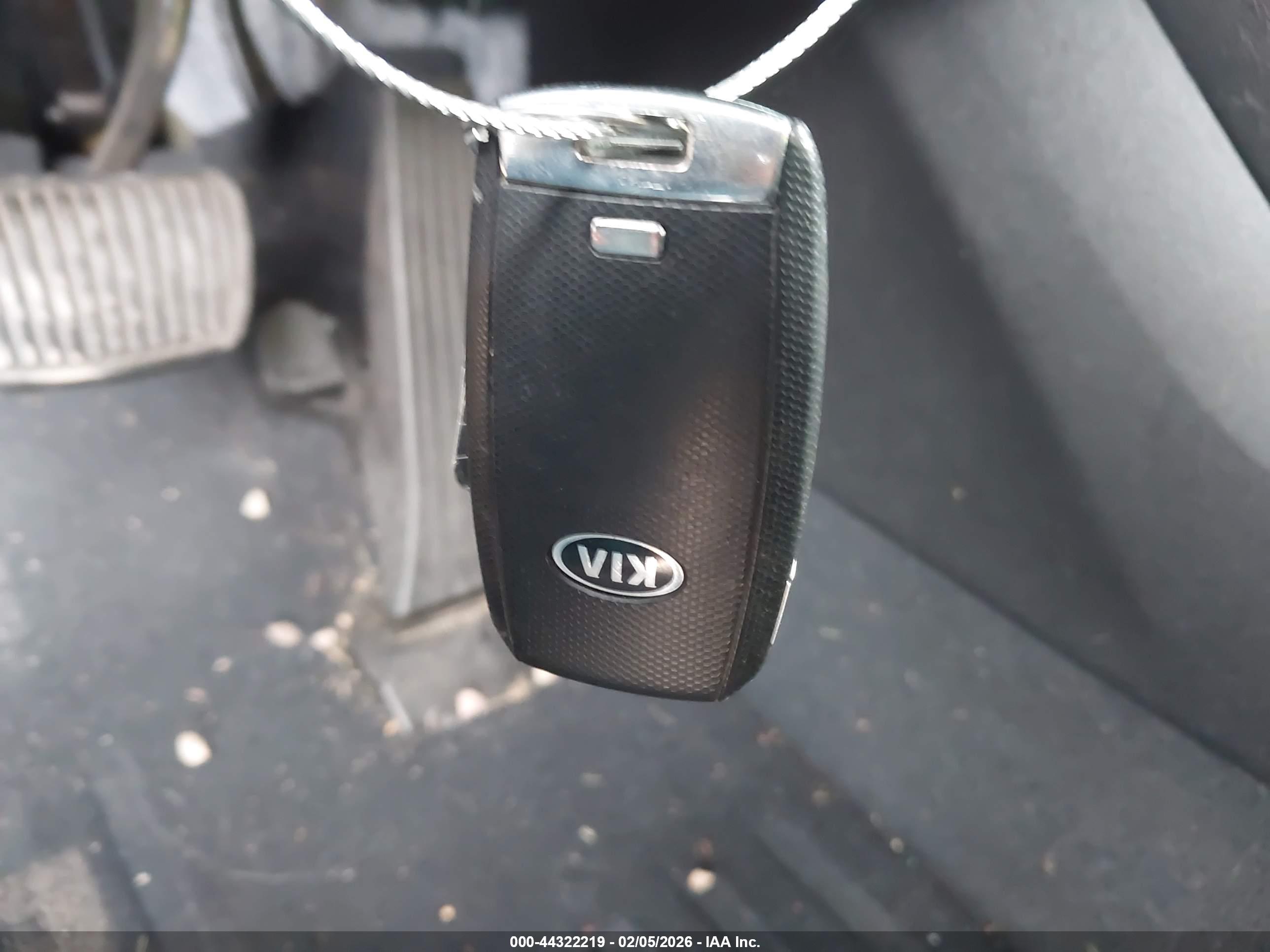 KIA SORENTO image 11