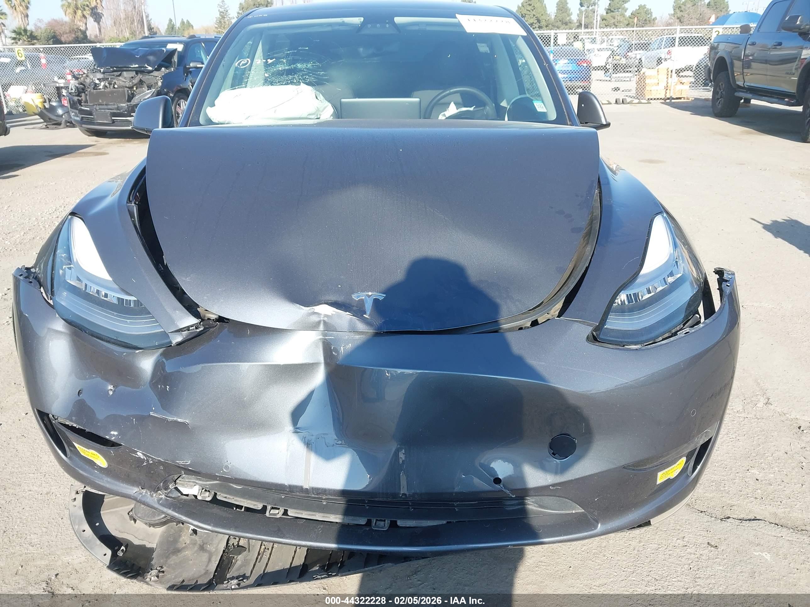TESLA MODEL image 6