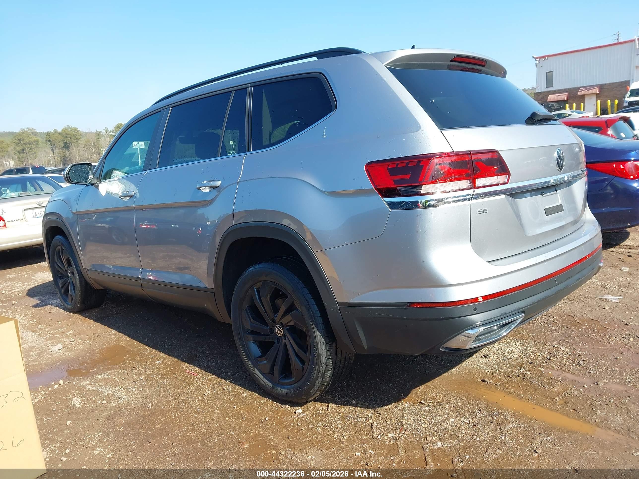 VOLKSWAGEN ATLAS image 3
