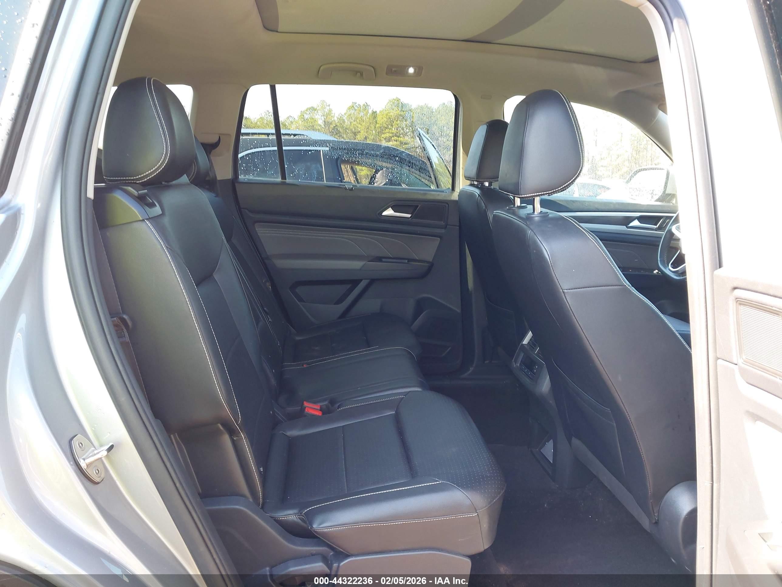 VOLKSWAGEN ATLAS image 8
