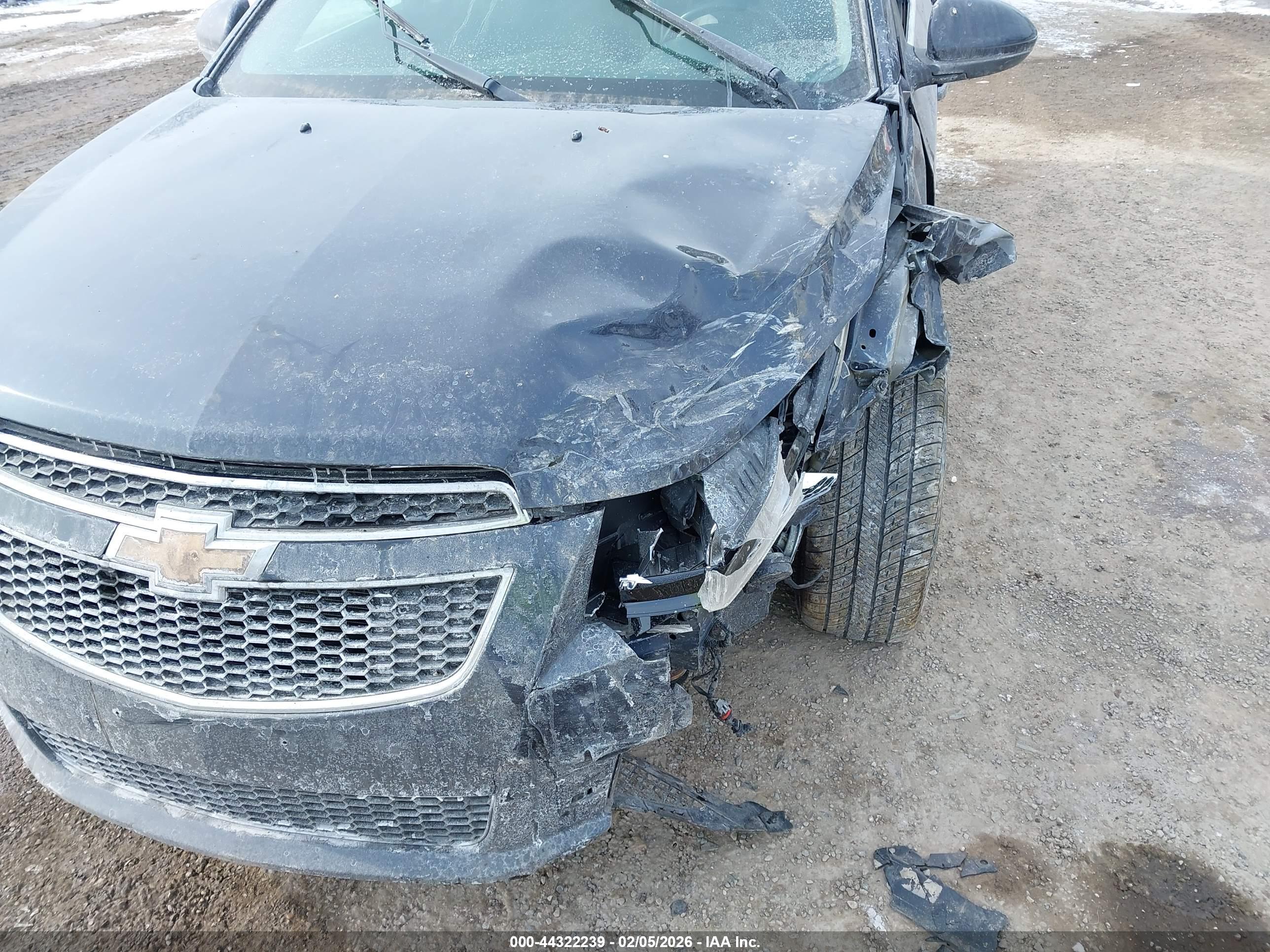 CHEVROLET CRUZE image 6
