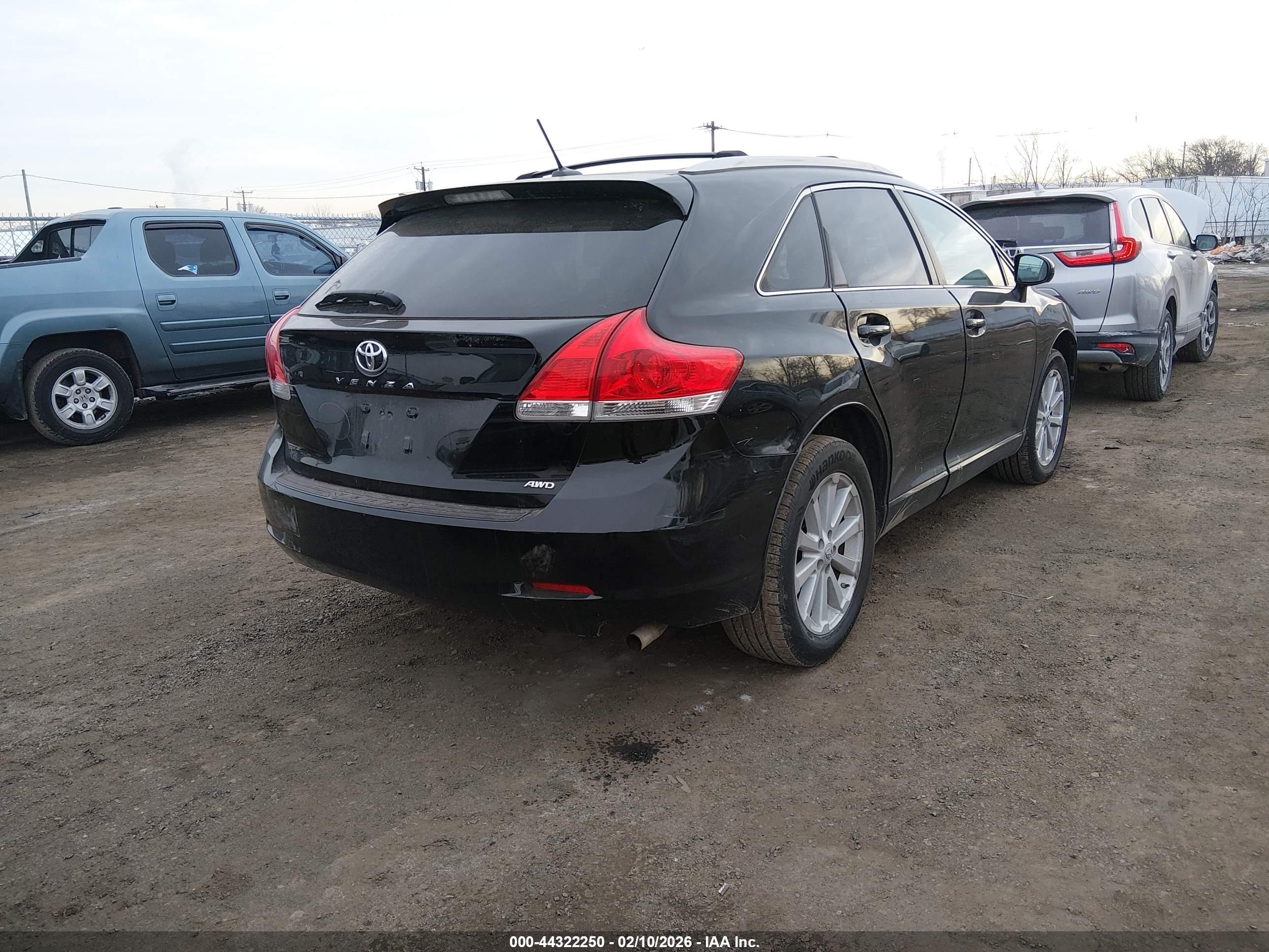 TOYOTA VENZA image 6