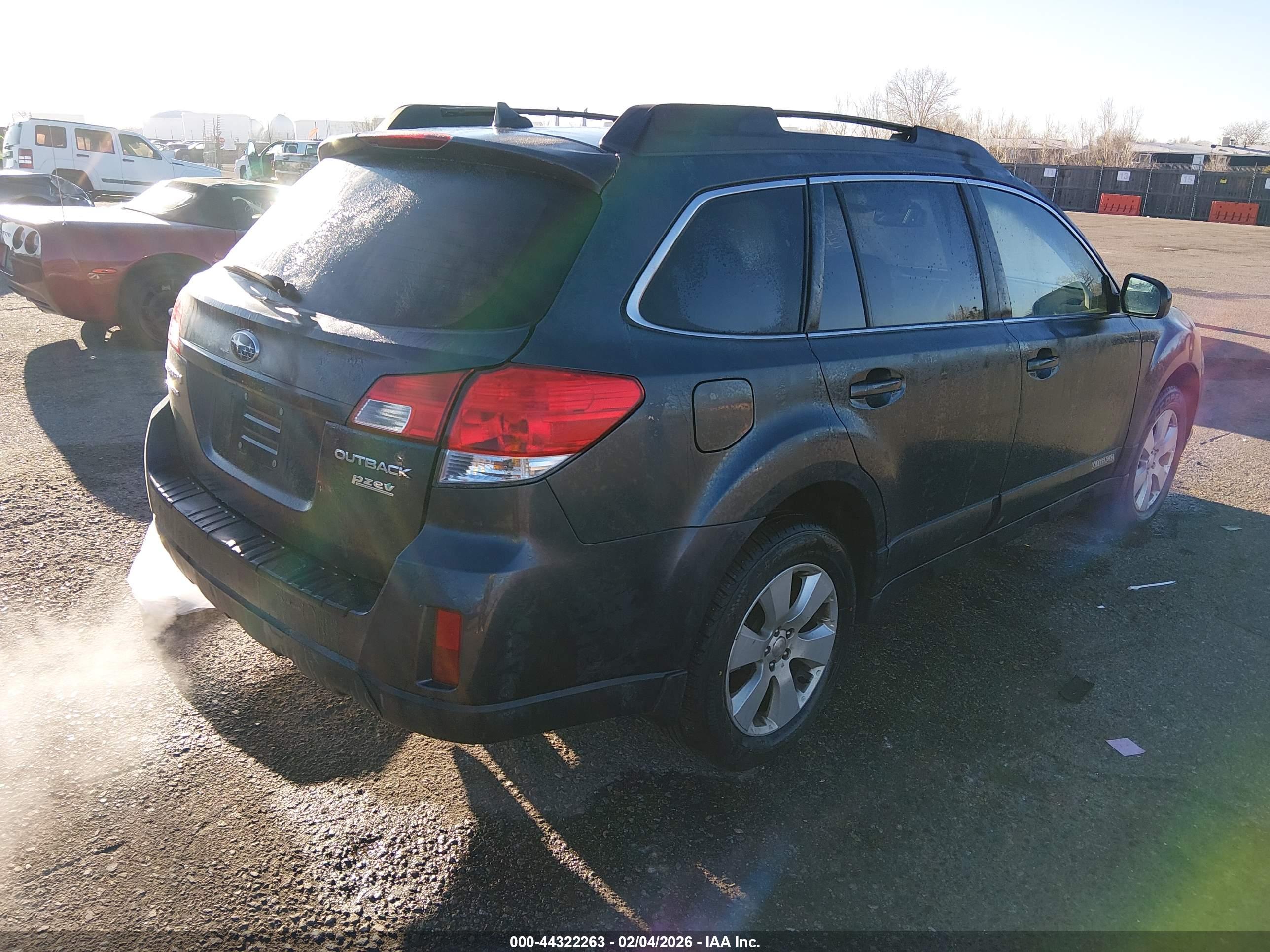 SUBARU OUTBACK image 4
