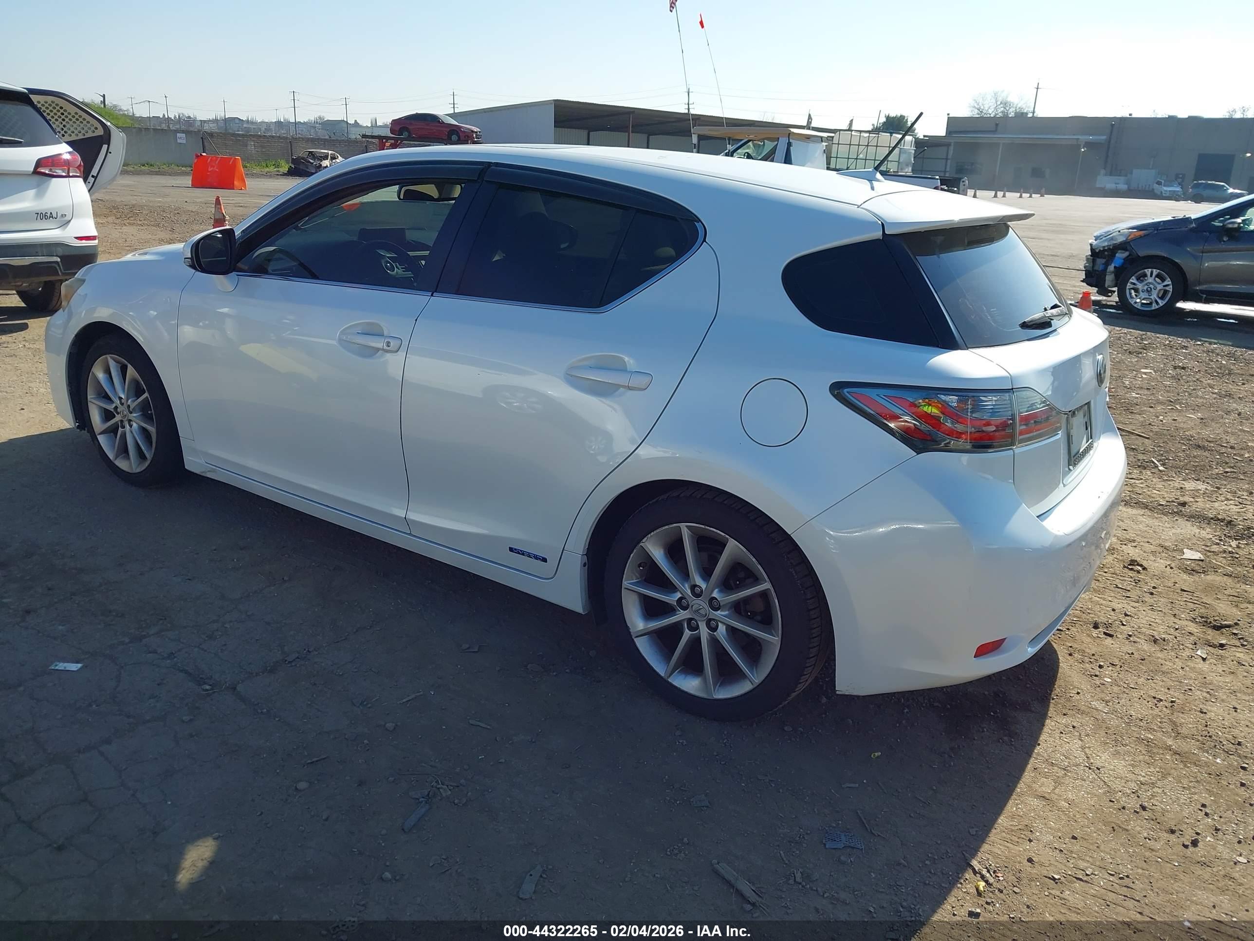 LEXUS CT image 3