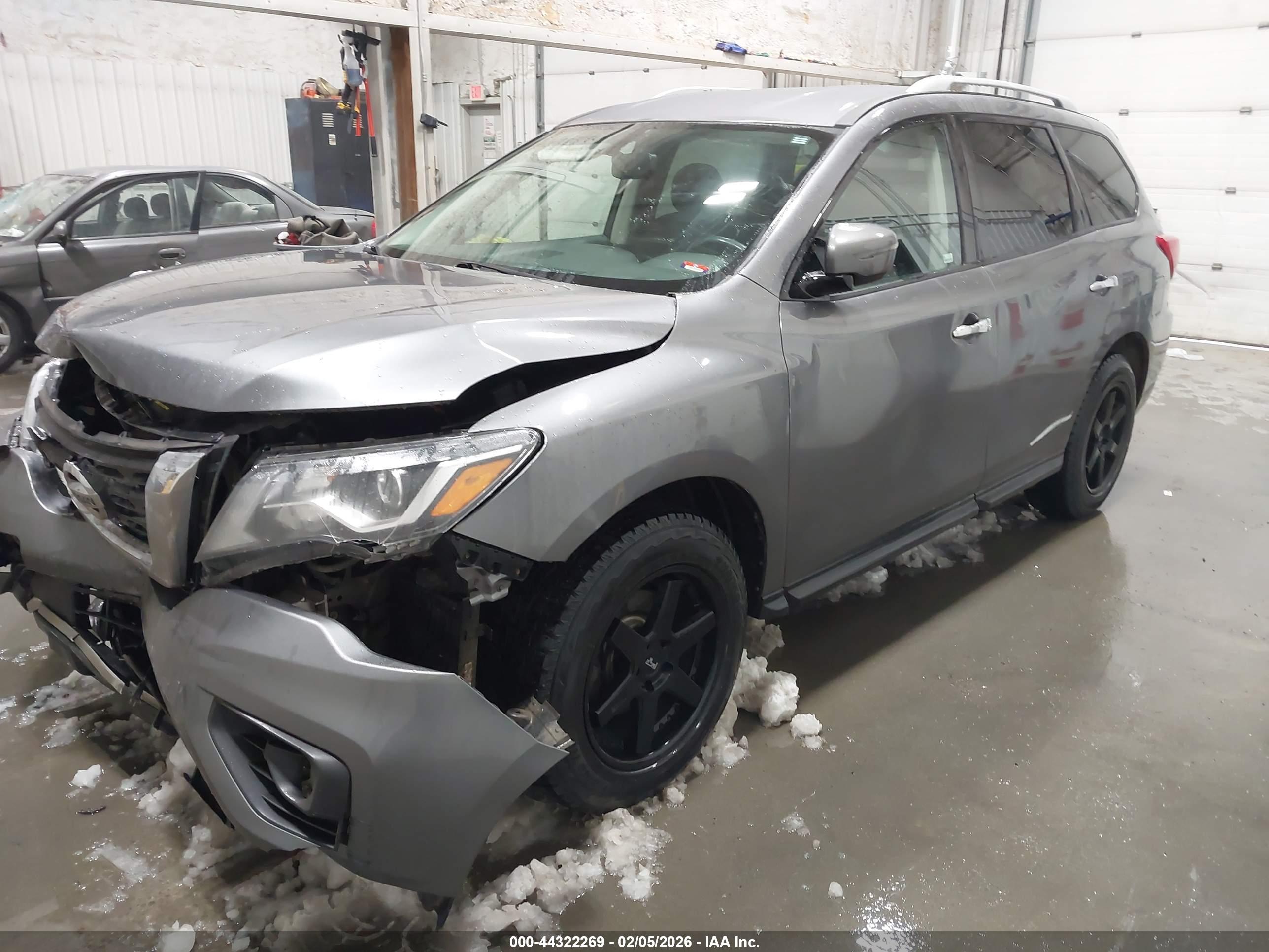 NISSAN PATHFINDER image 2