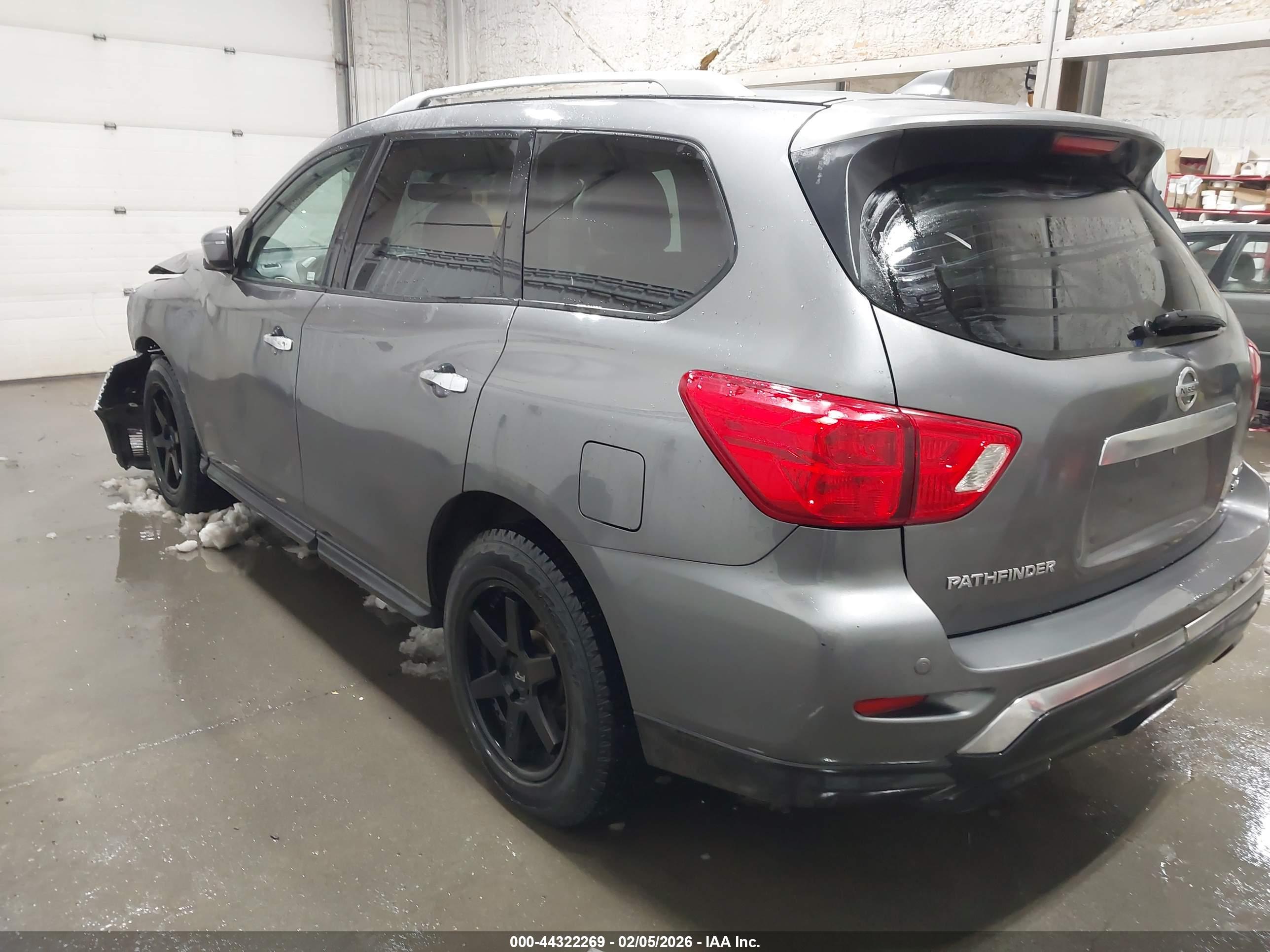 NISSAN PATHFINDER image 3