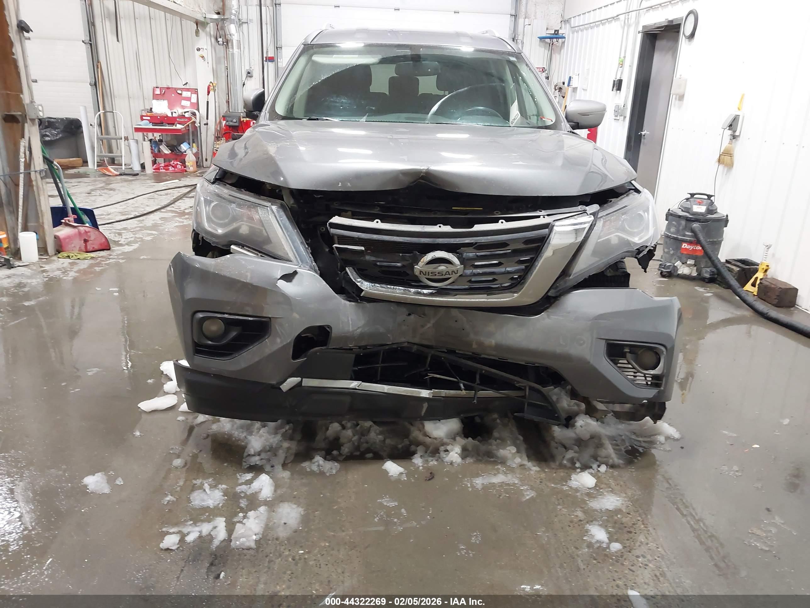 NISSAN PATHFINDER image 6