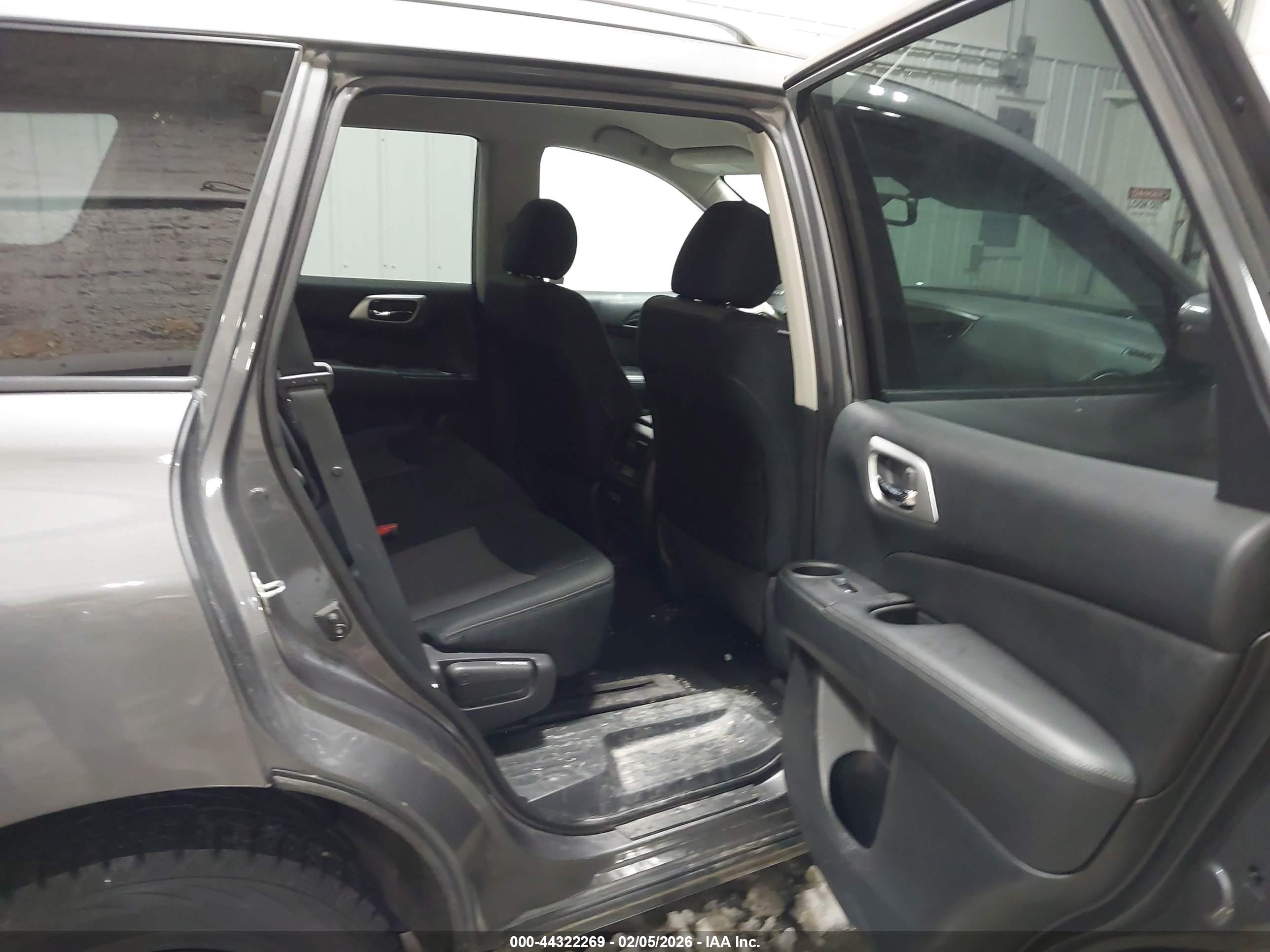 NISSAN PATHFINDER image 8