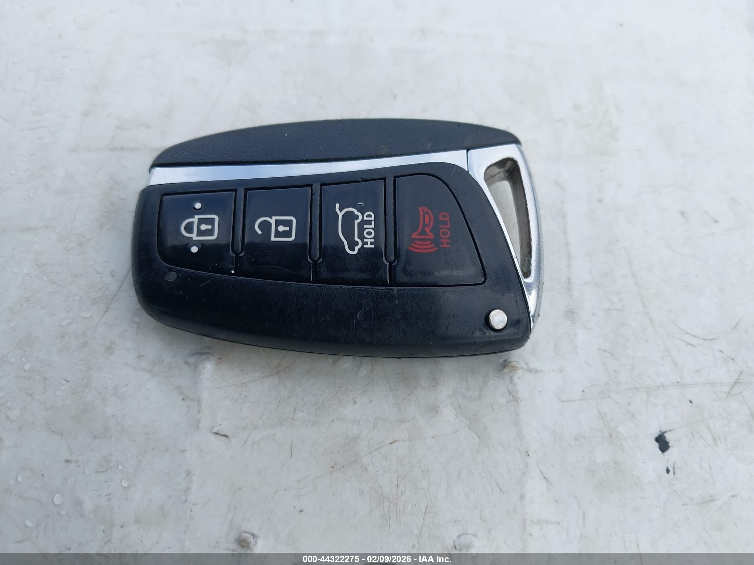 HYUNDAI SANTA image 11