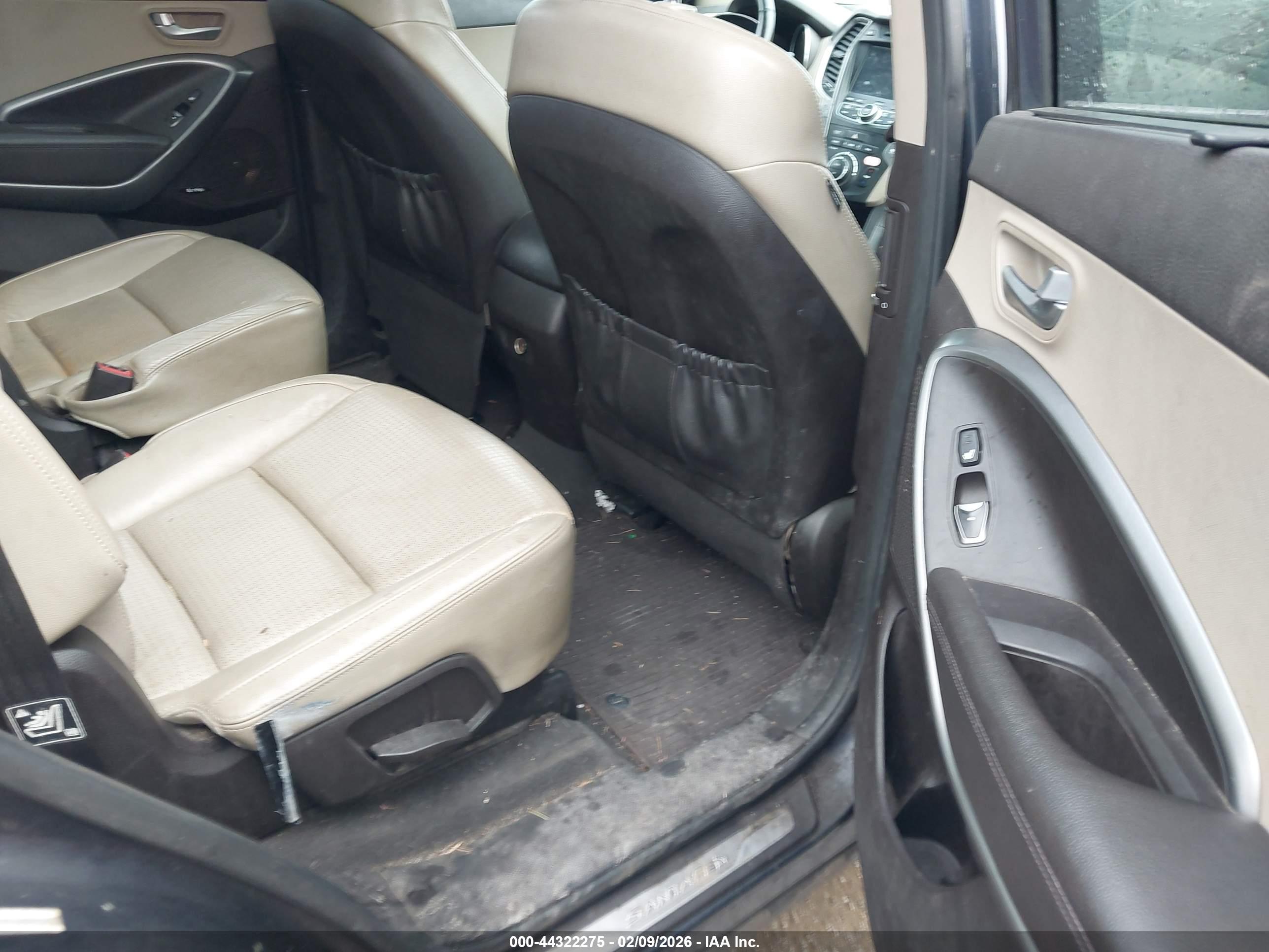 HYUNDAI SANTA image 8