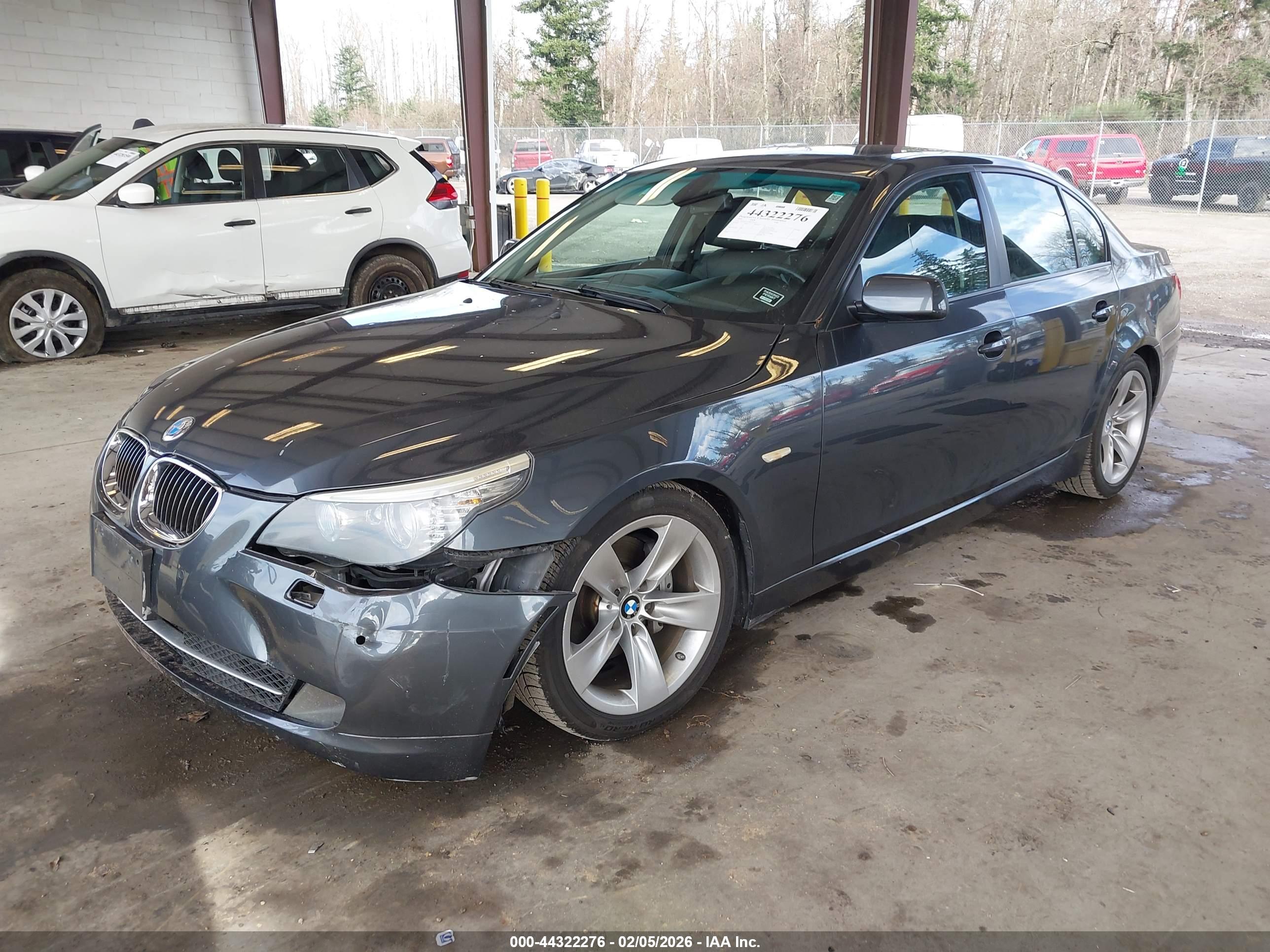 BMW 528I image 2