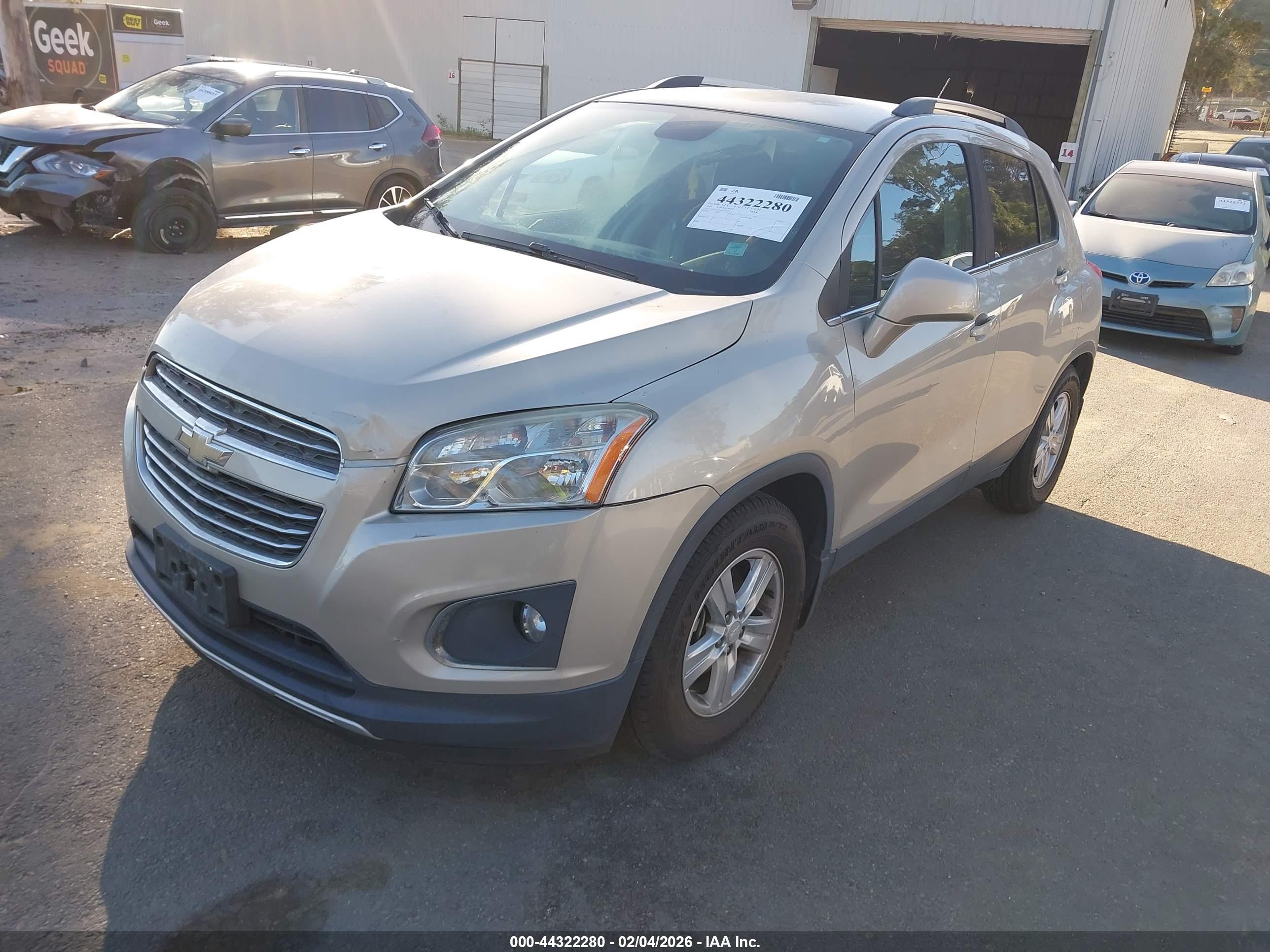 CHEVROLET TRAX image 2