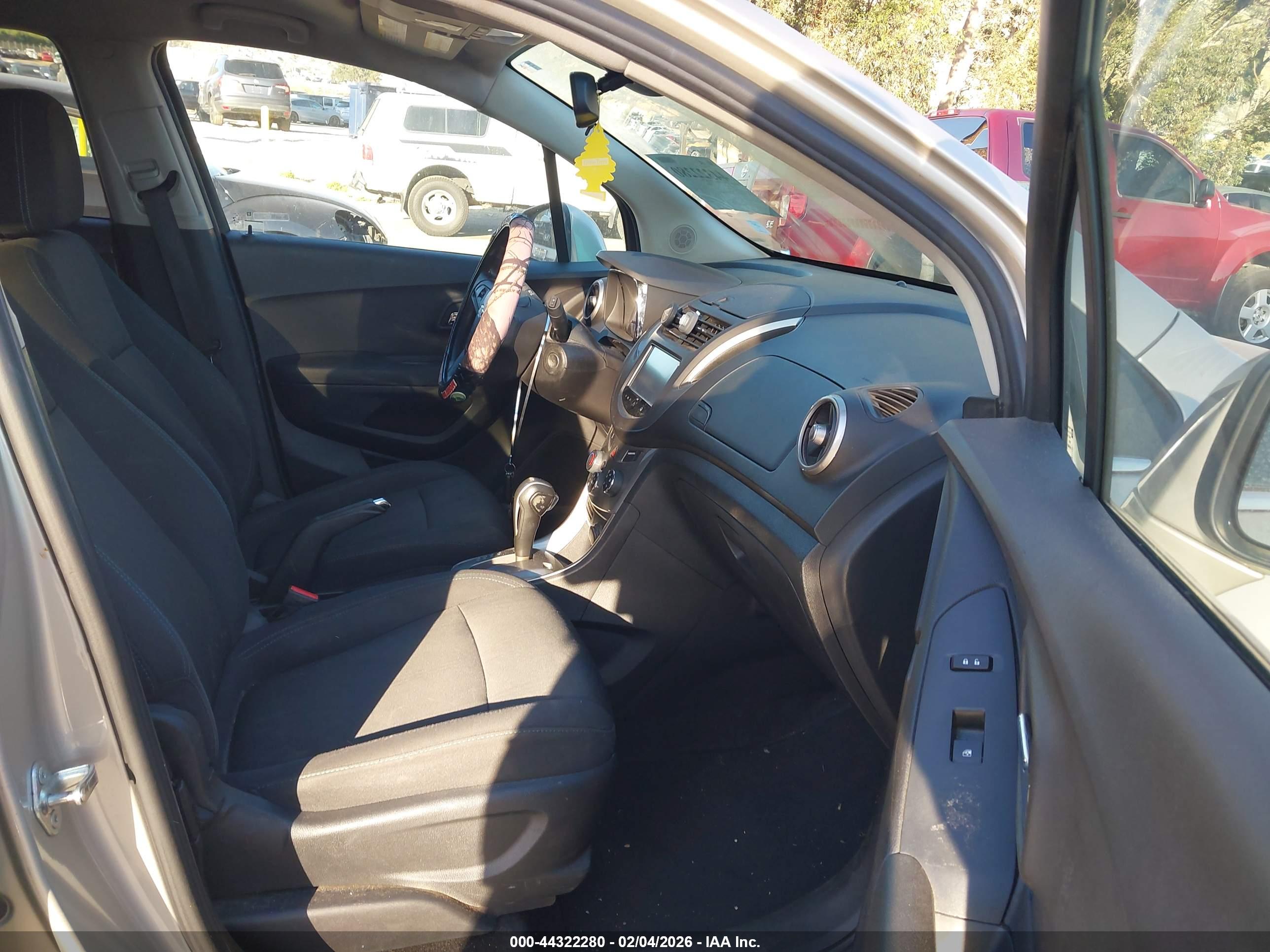 CHEVROLET TRAX image 5